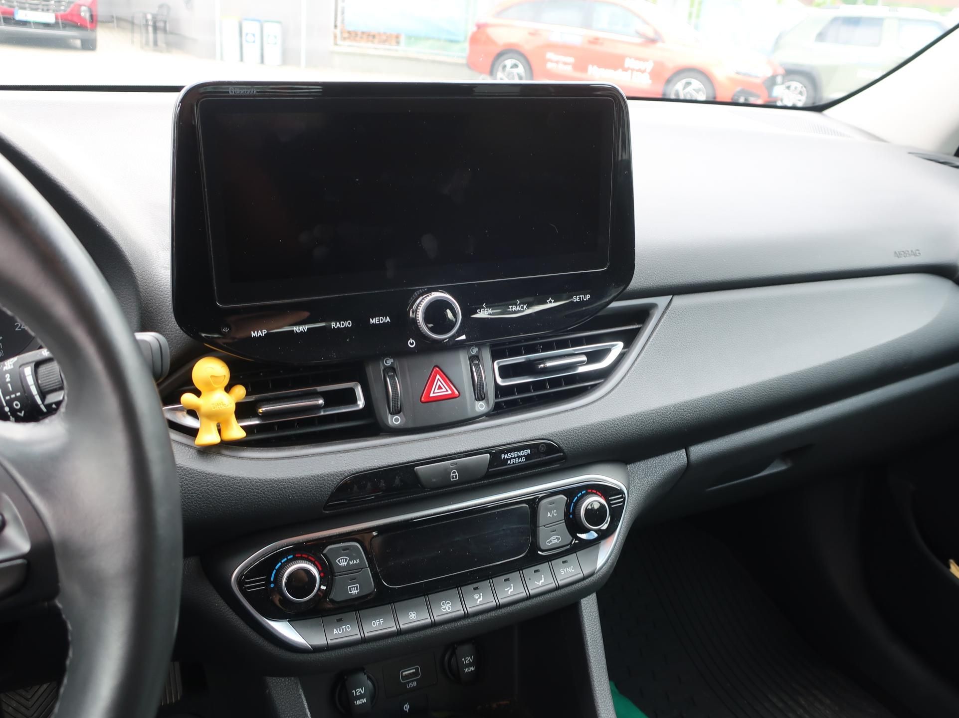 Hyundai i30, HB 1.5DPI 81kW SMART NAVI - fotka 5