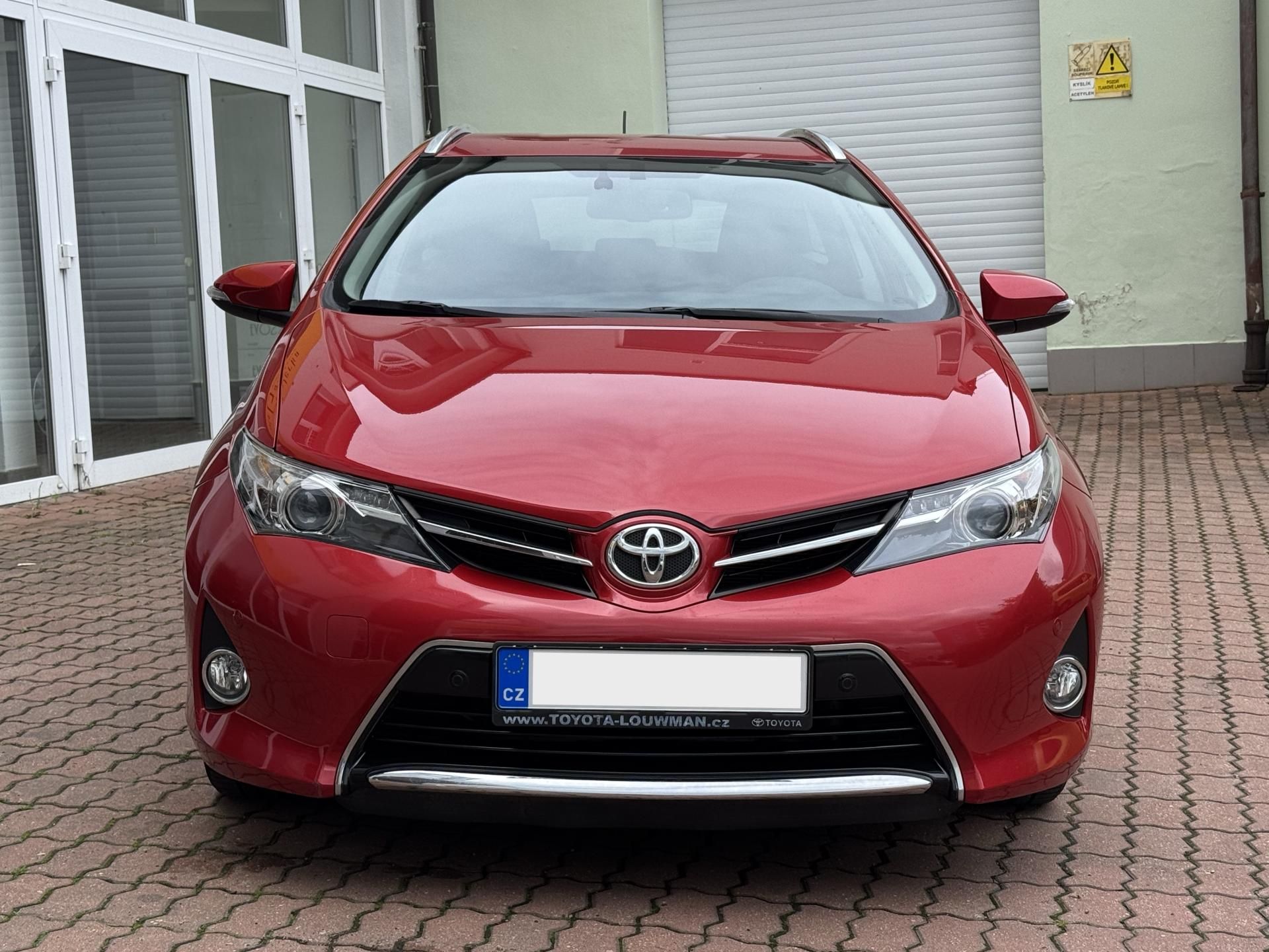 Toyota Auris, Combi 1.6 Valvematic CVT - fotka 3