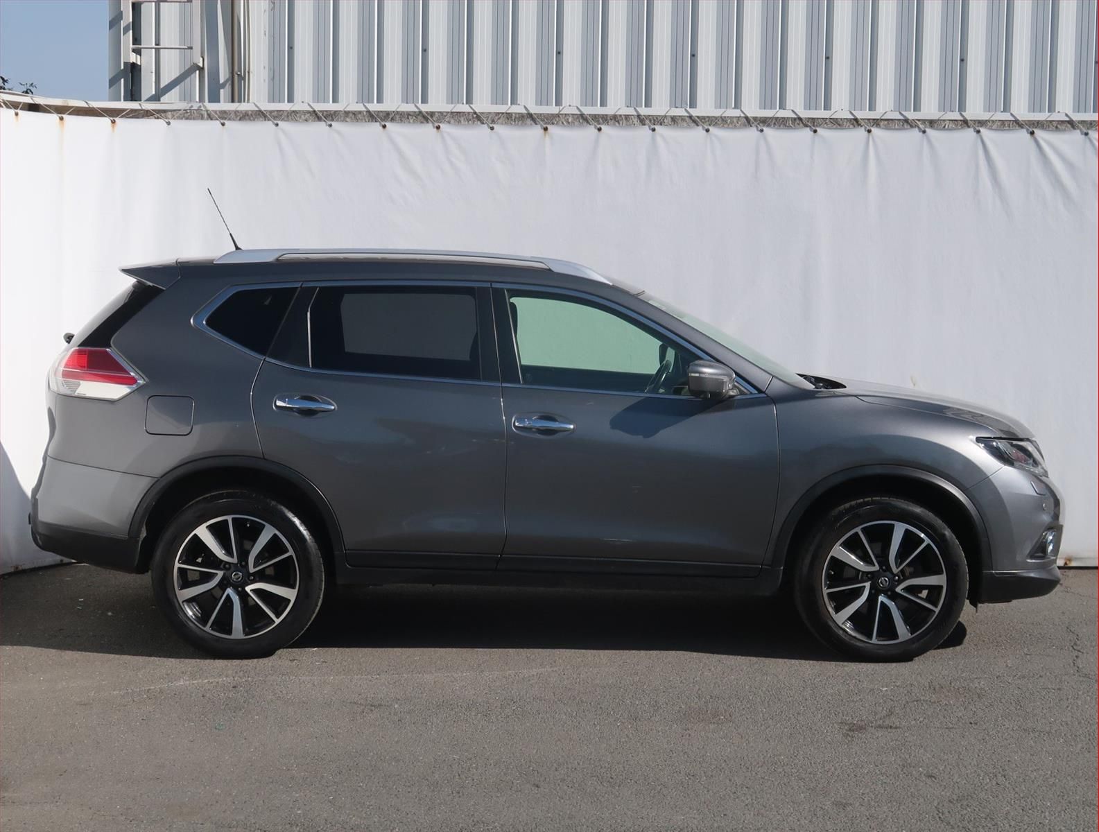 Nissan X-Trail, 2.0 dCi, 4X4, Serv.kniha - fotka 6