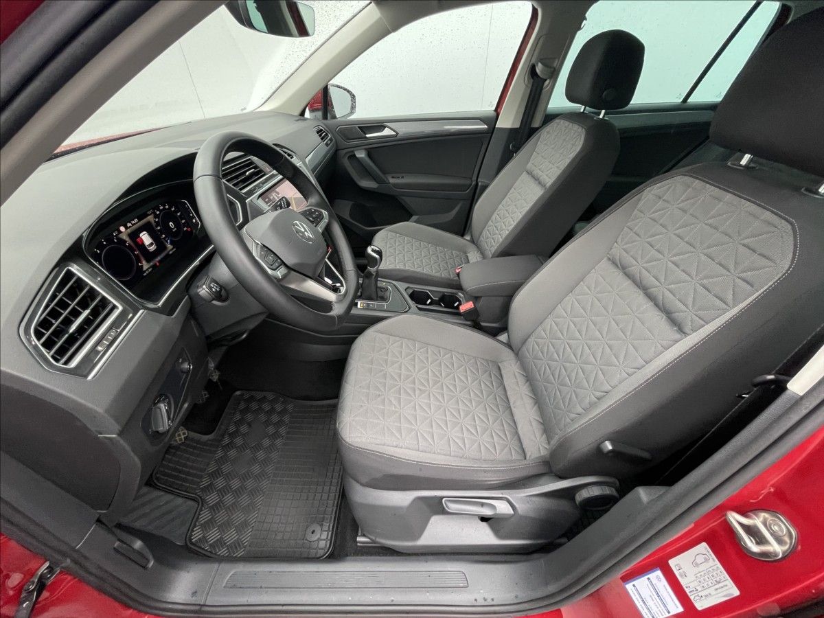 Volkswagen Tiguan, 1,5 TSI Life TAŽNÉ+KAMERA - fotka 4