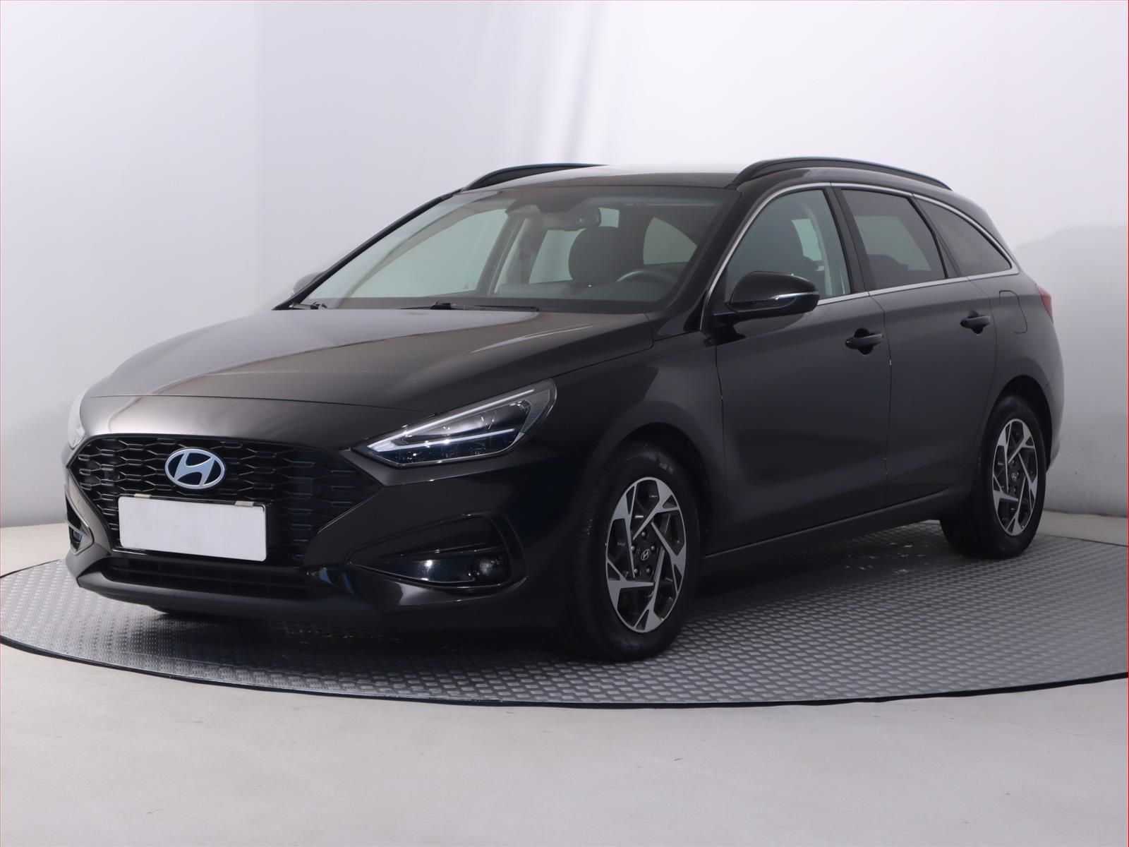 Hyundai i30, 1.5 T-GDI MHEV 48V - fotka 2