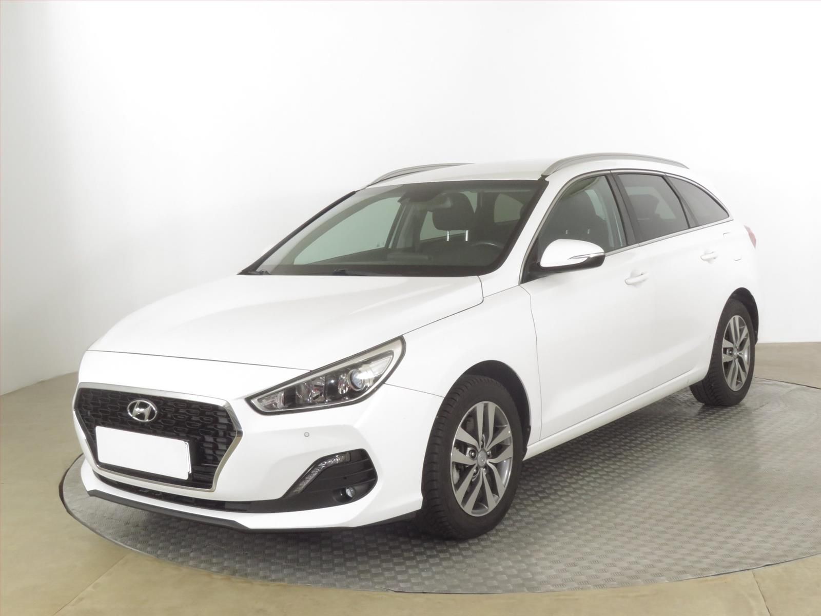 Hyundai i30, 1.4 CVVT, Serv.kniha - fotka 2