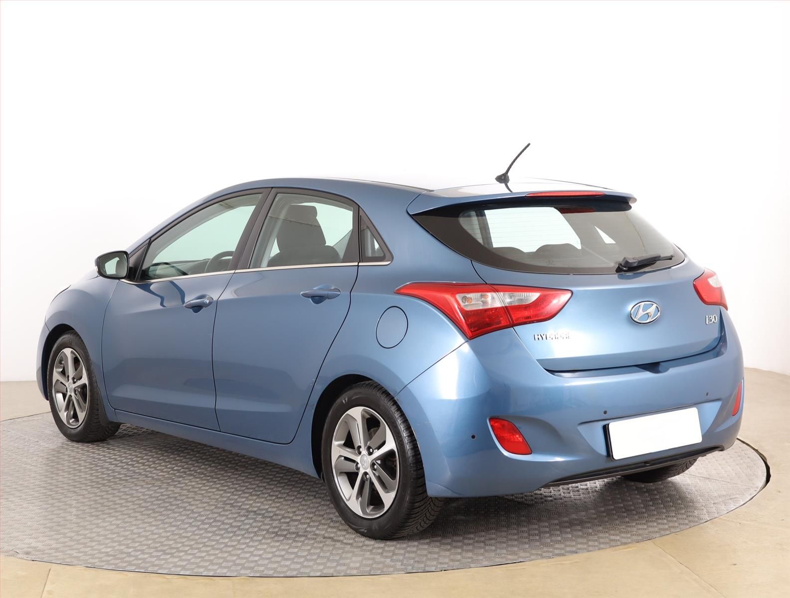 Hyundai i30, 1.4 CVVT, Serv.kniha - fotka 4