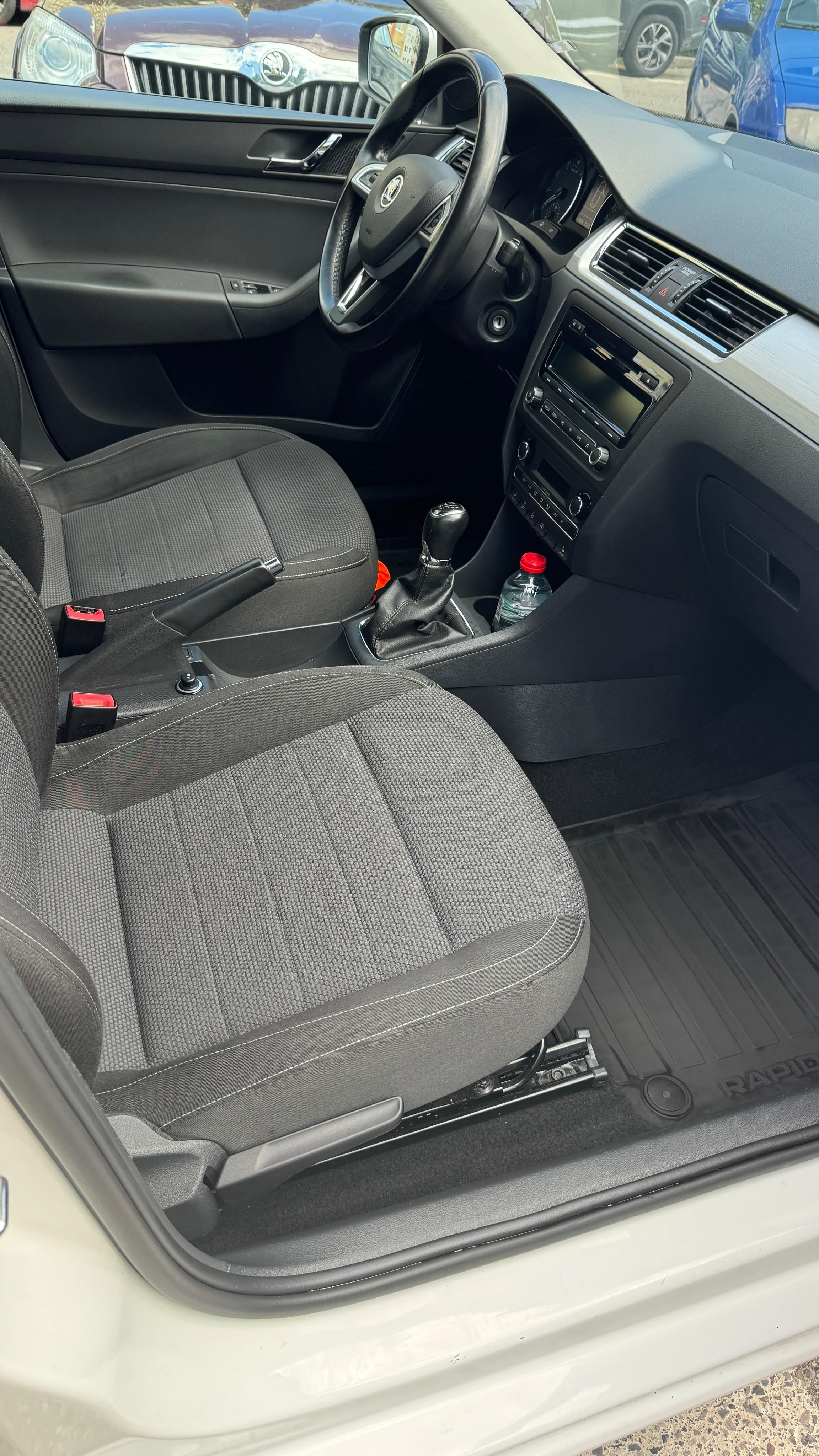 Škoda Rapid, Škoda Rapid Spaceback 1.2TSi - fotka 6