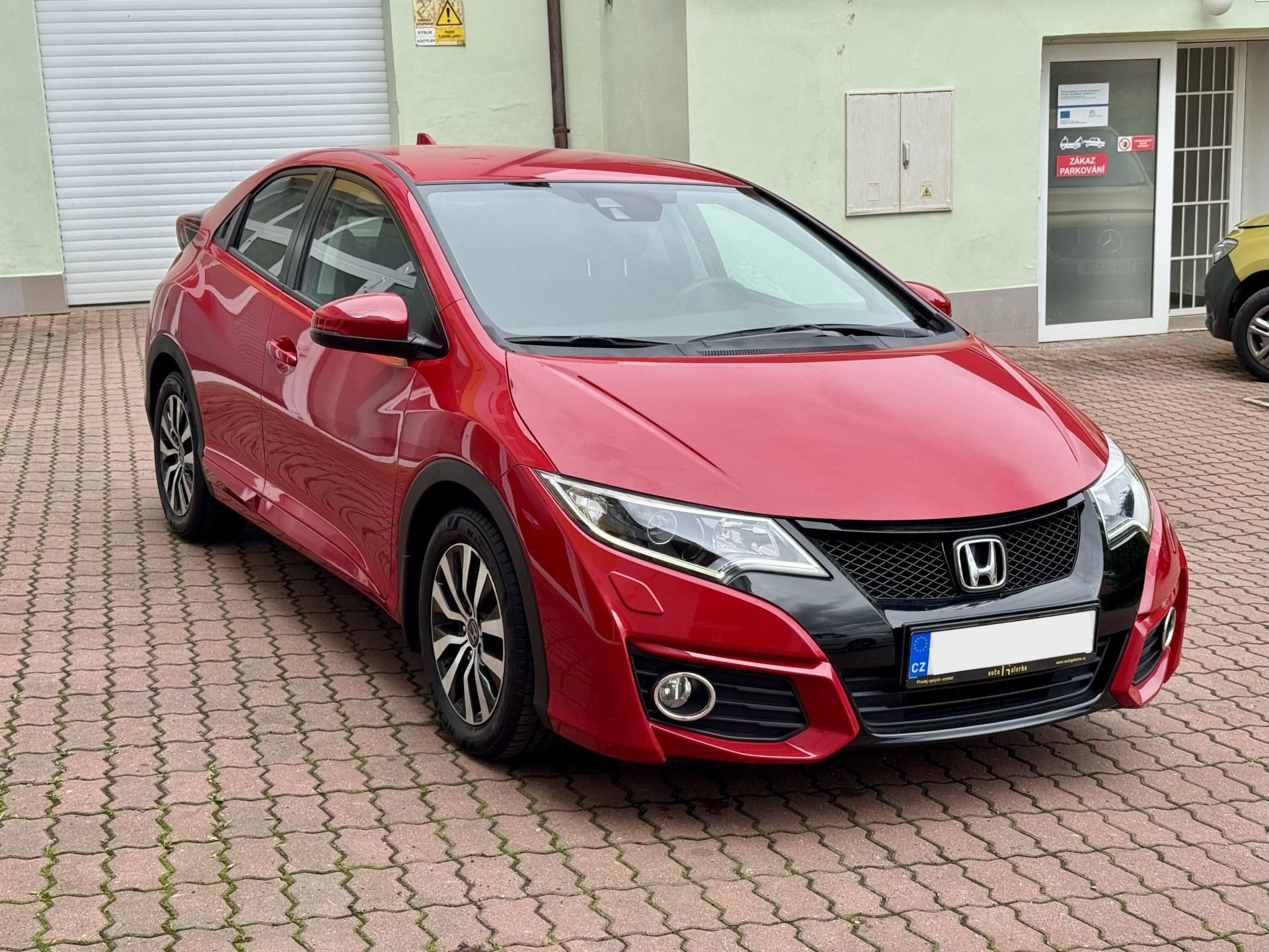 Honda Civic, i-VTEC, 5 dv., ČR, 2. maj - fotka 4