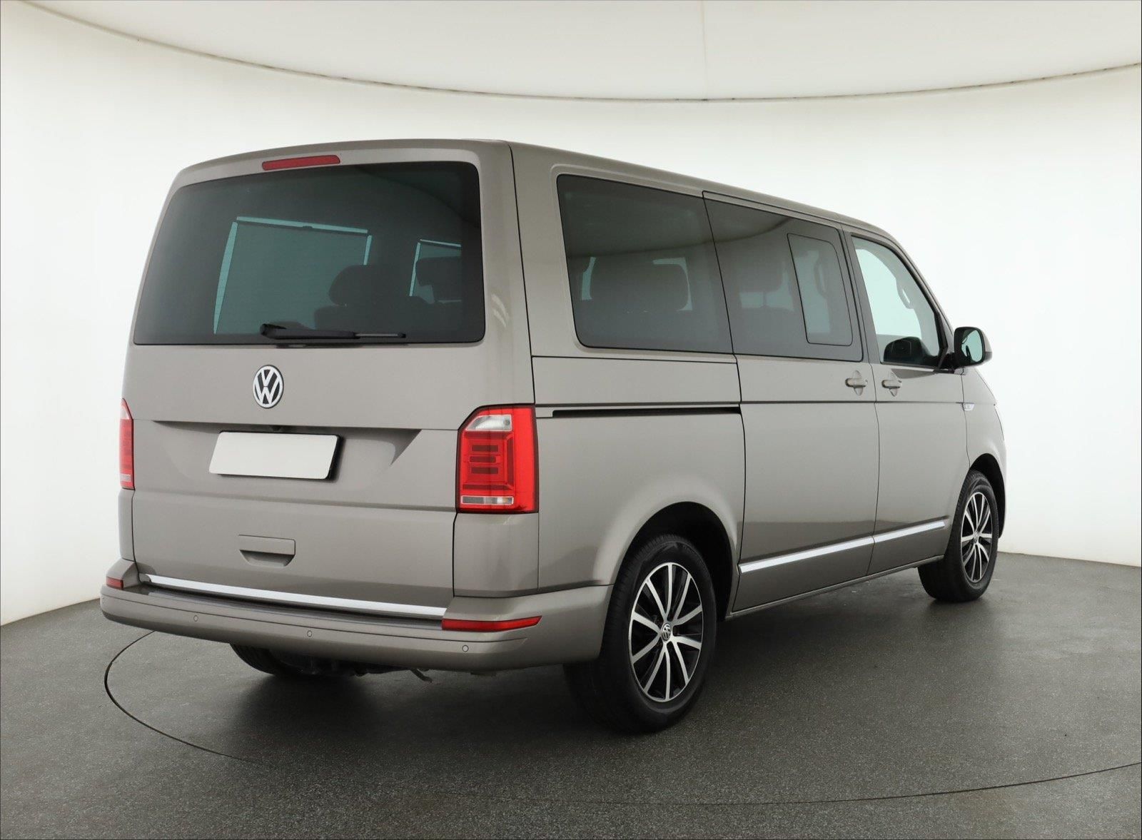 Volkswagen Multivan, 2.0 TDI, Highline, 7 míst, KR - fotka 5