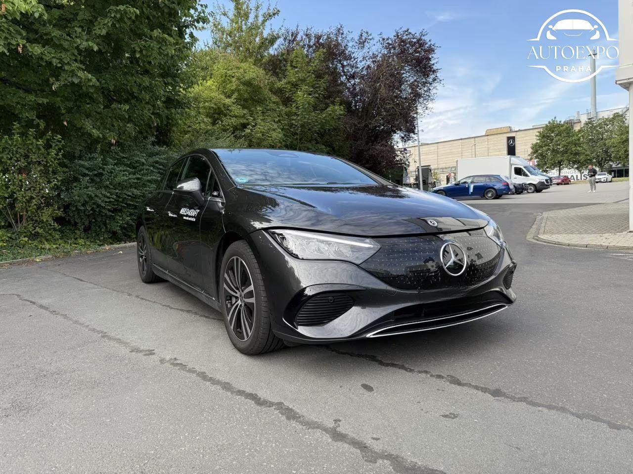 Mercedes-Benz EQE, 300 AMBIENTE+DISTRONIC - fotka 3