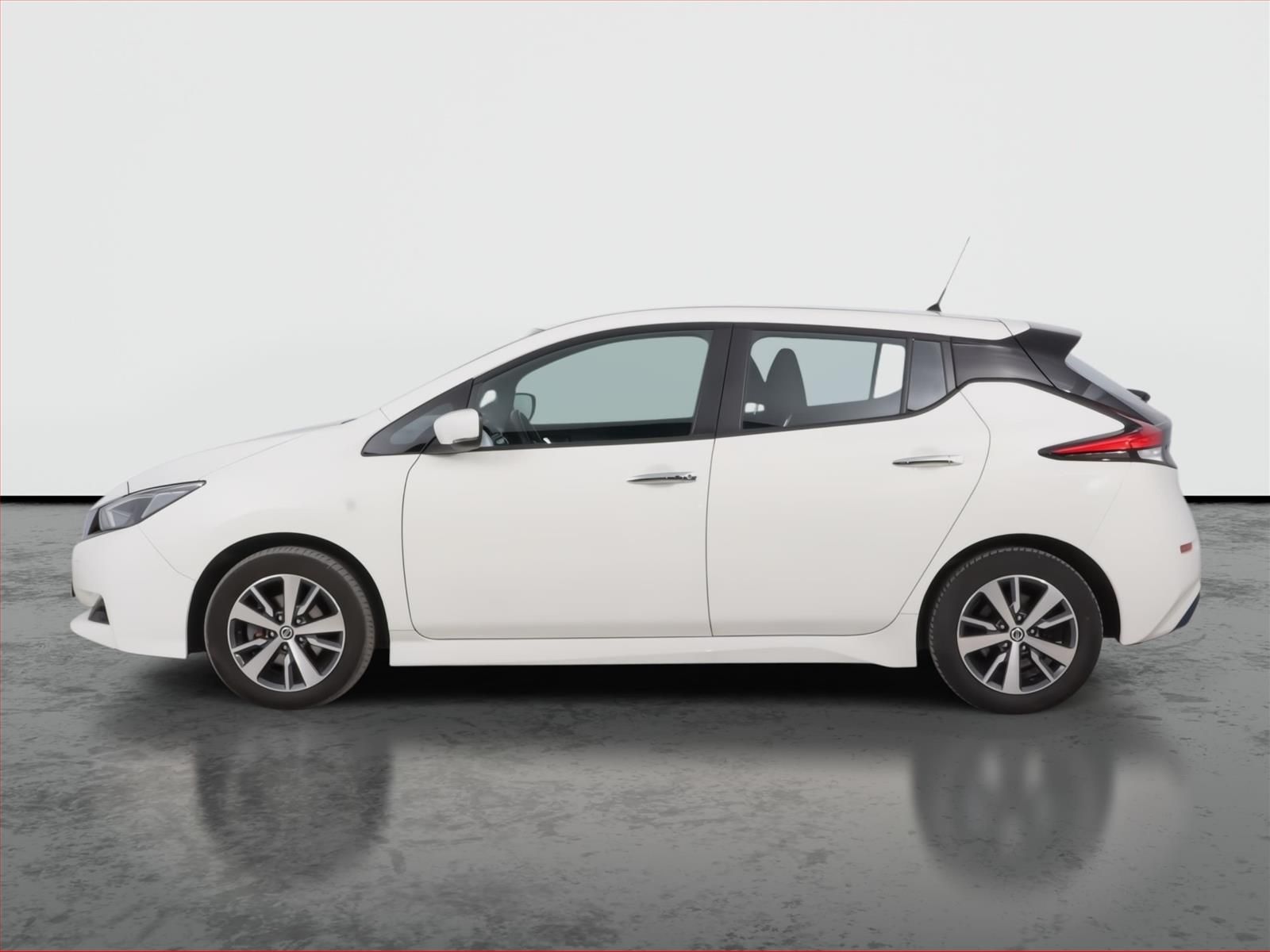 Nissan LEAF, 40 kWh, SoH 93%, Automat - fotka 3
