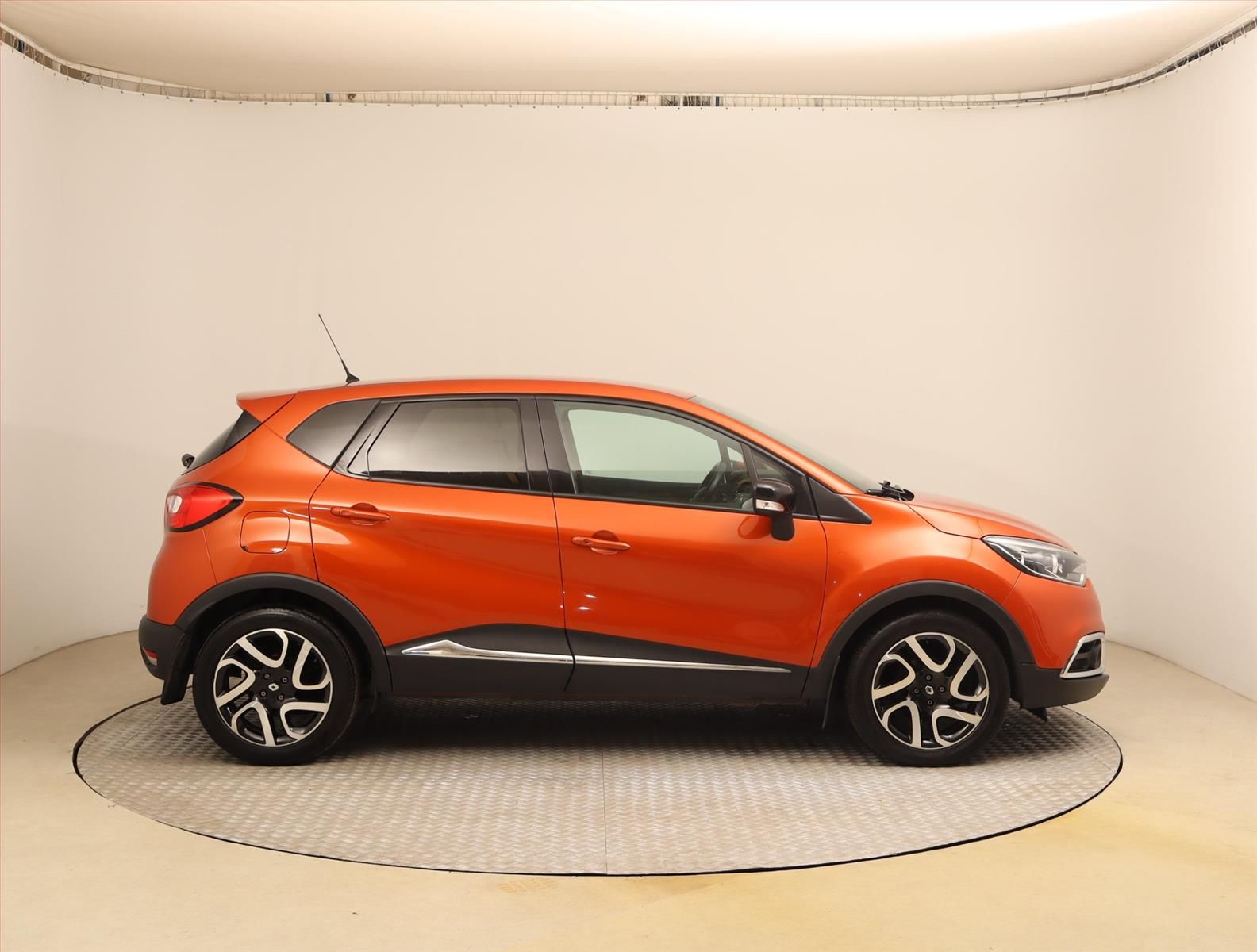 Renault Captur, 0.9 TCe, Navi - fotka 6
