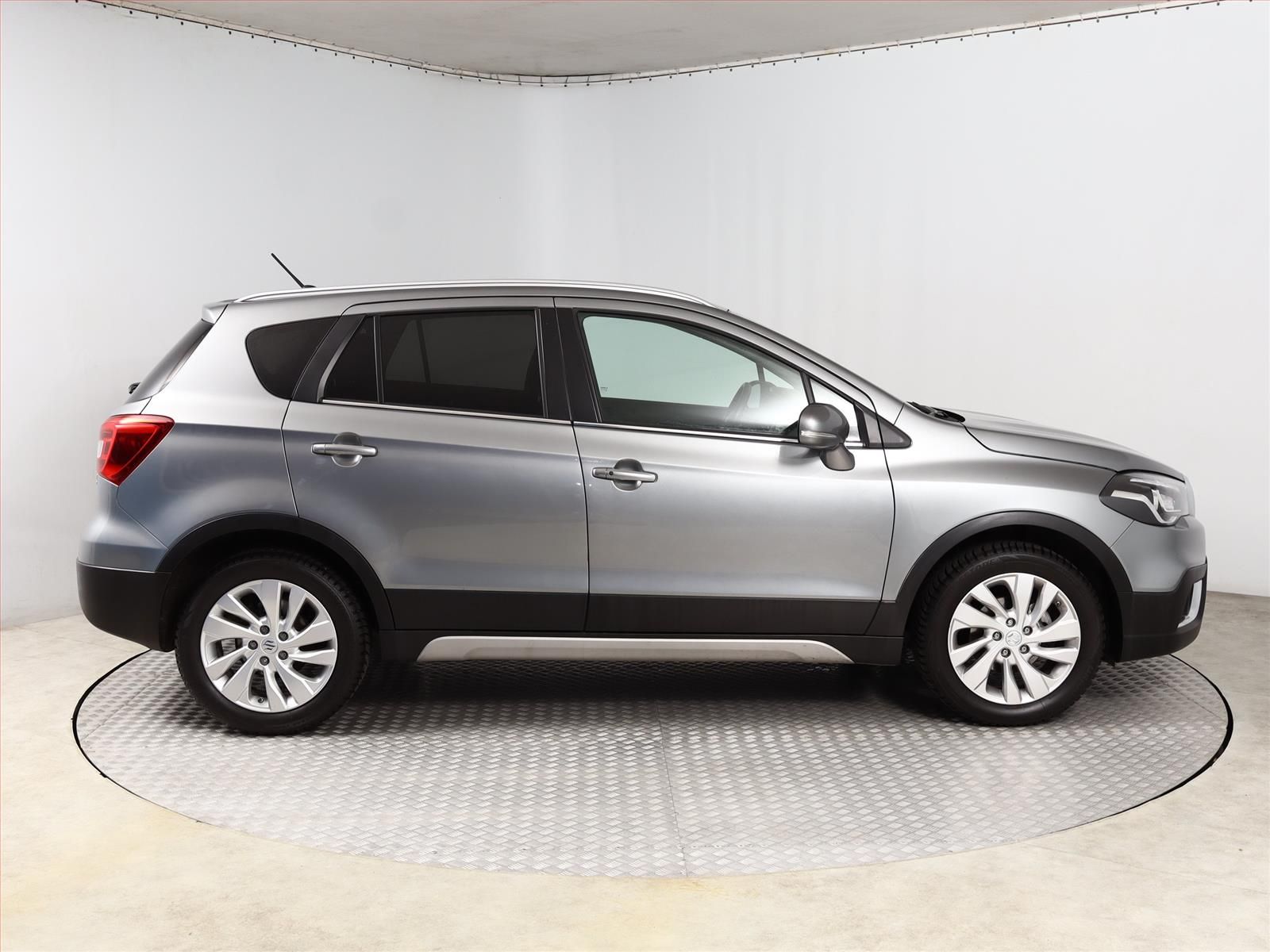 Suzuki SX4 S-Cross, 1.0 BoosterJet, Premium, ČR - fotka 6