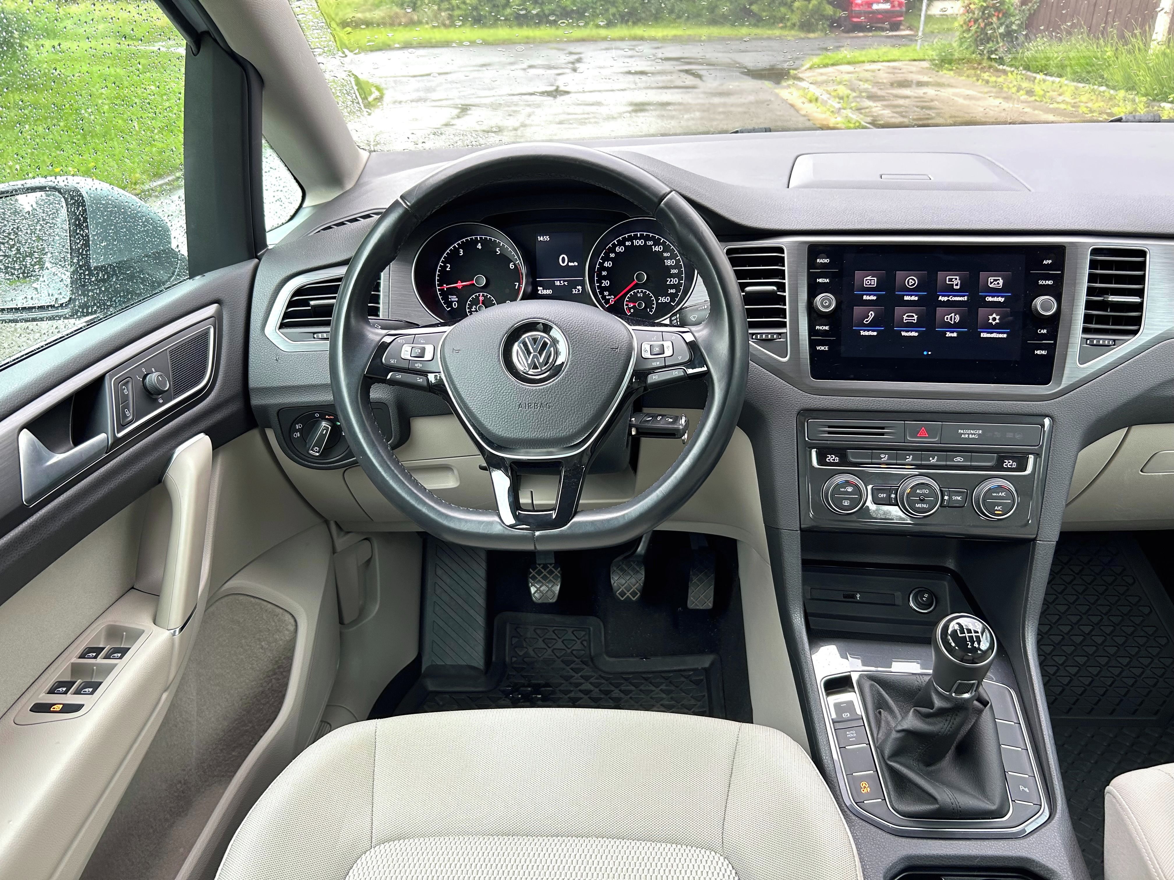 Volkswagen Golf Sportsvan, zánovní stav 43 000km - fotka 6