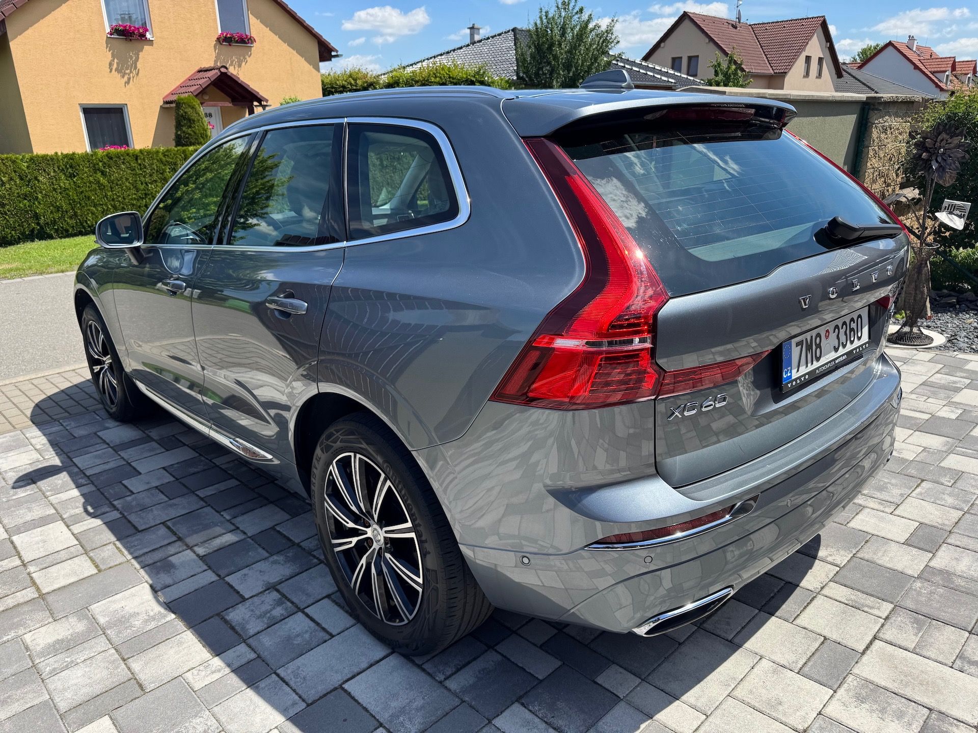 Volvo XC60, T5 184kW AWD Inscription - fotka 4