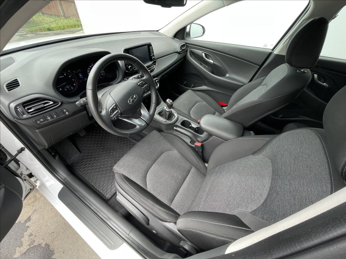 Hyundai i30, 1,5 T-GDI Combi Smart - fotka 5