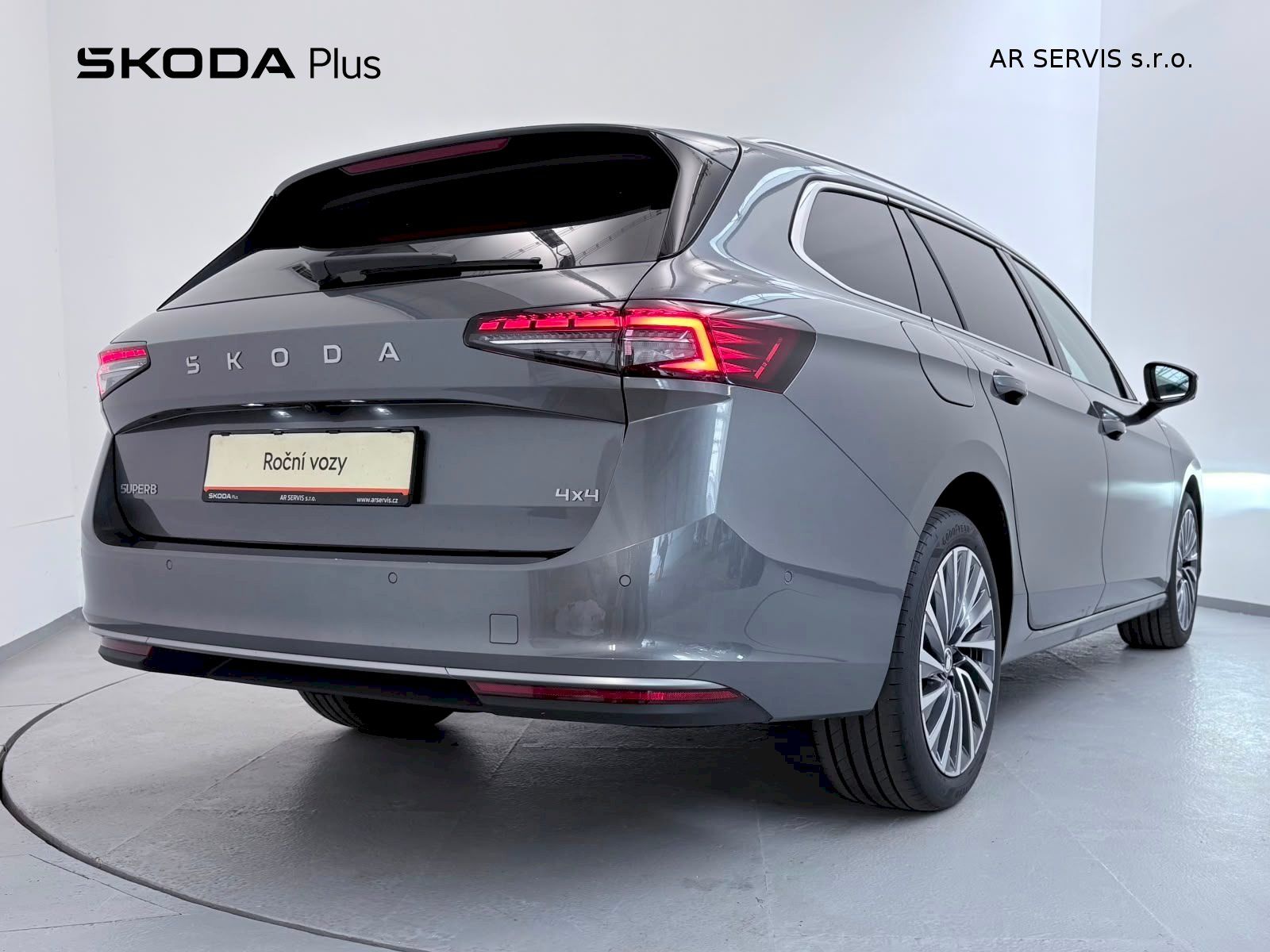 Škoda Superb, L&K 2.0TDI/142kW 4X4 7DSG - ma - fotka 2