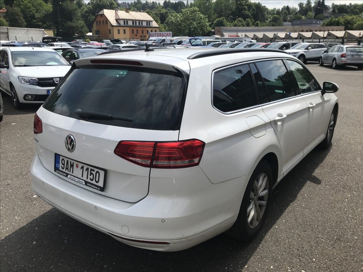 Volkswagen Passat Variant, 2,0 TDi DSG 110kW - fotka 4