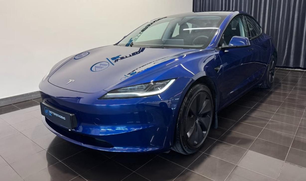 Tesla Model 3, LR AWD Panorama Ambient