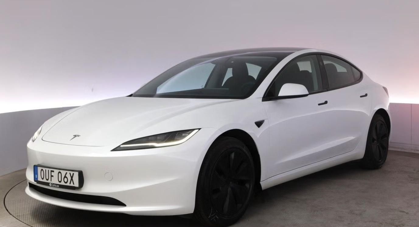 Tesla Model 3, LR AWD SoH 93% Autopilot Pano.