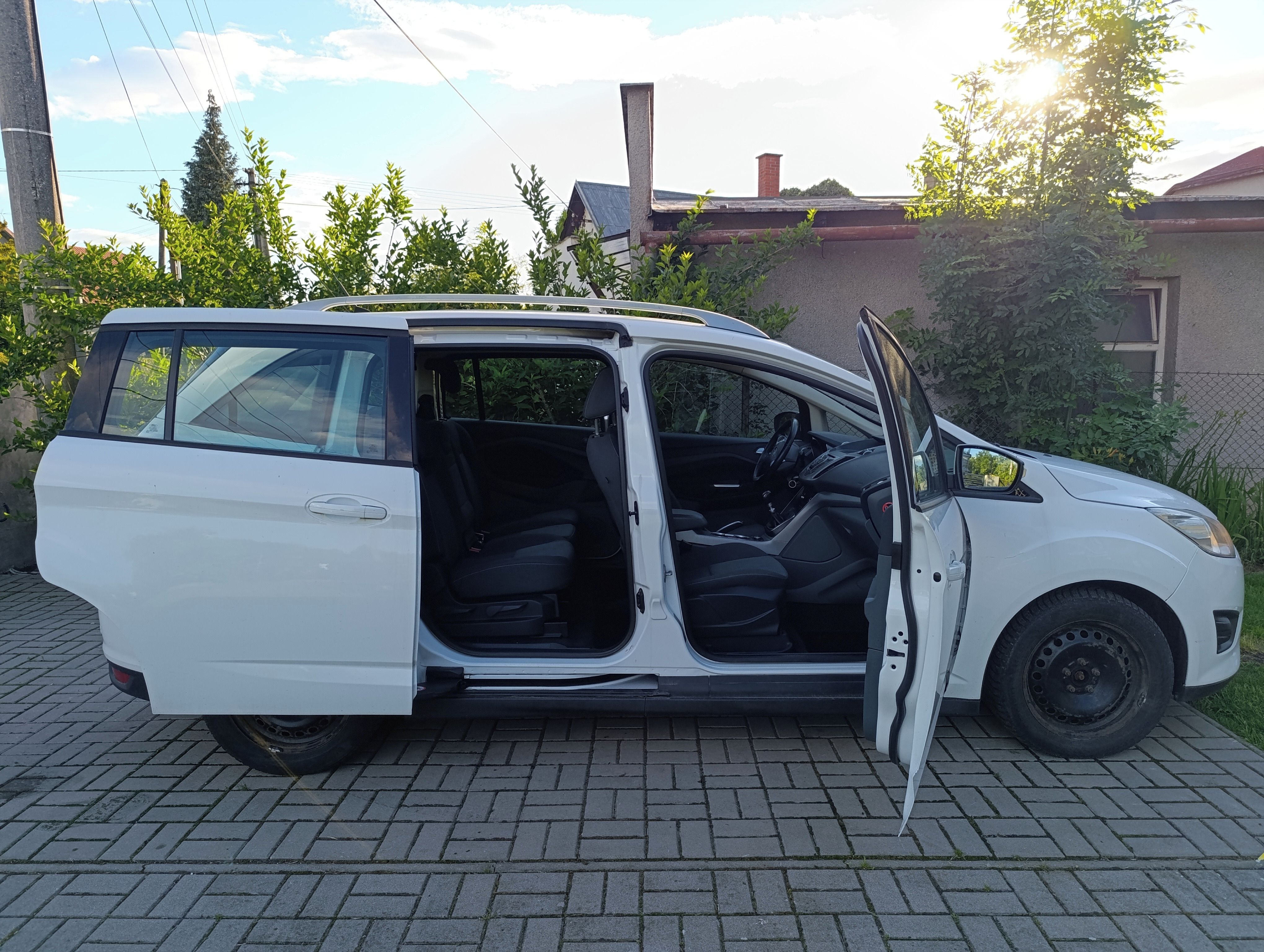 Ford Grand C-MAX, 1.6 TDCi 85kW - fotka 5