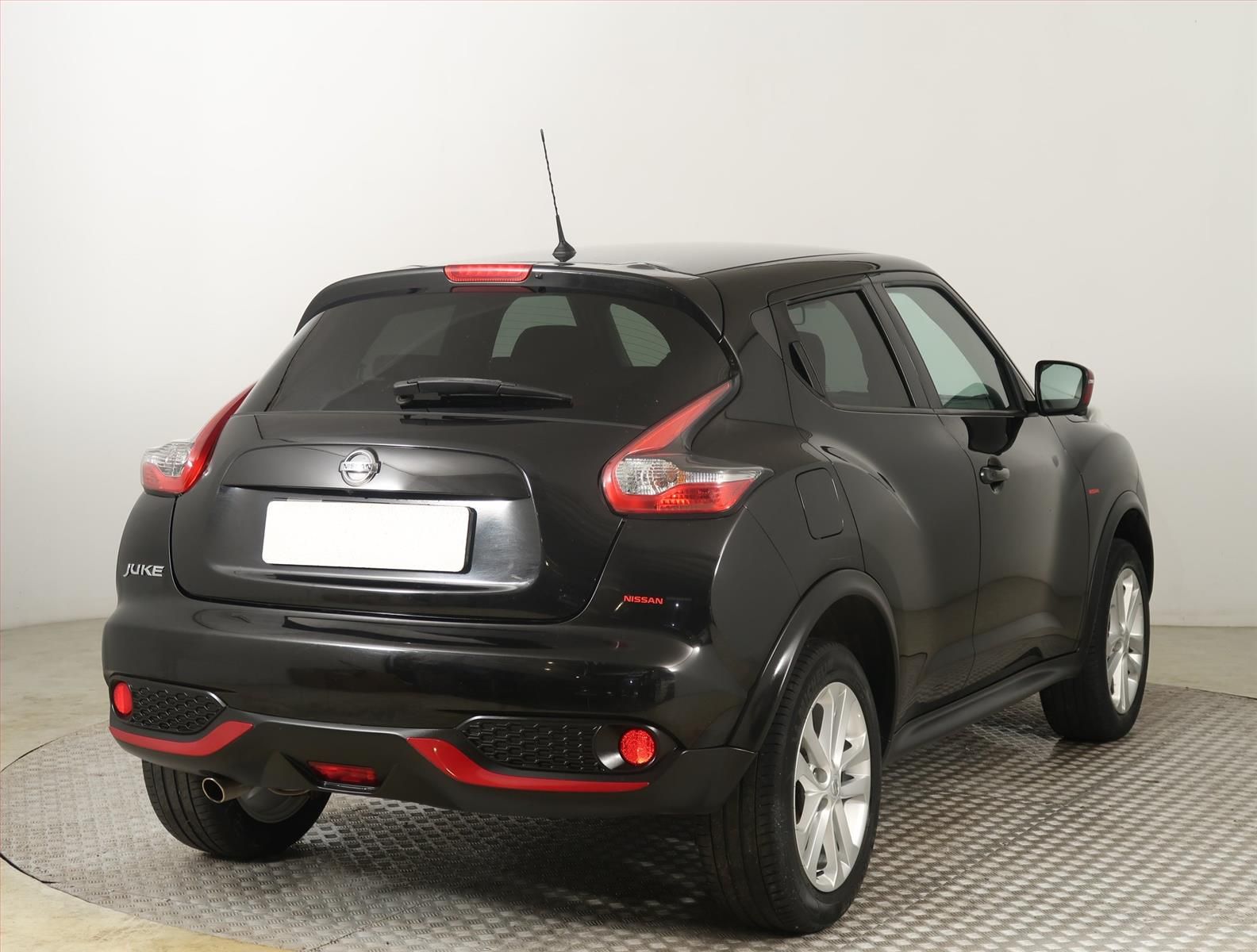 Nissan Juke, 1.6 i, Automat, ČR,1.maj - fotka 5
