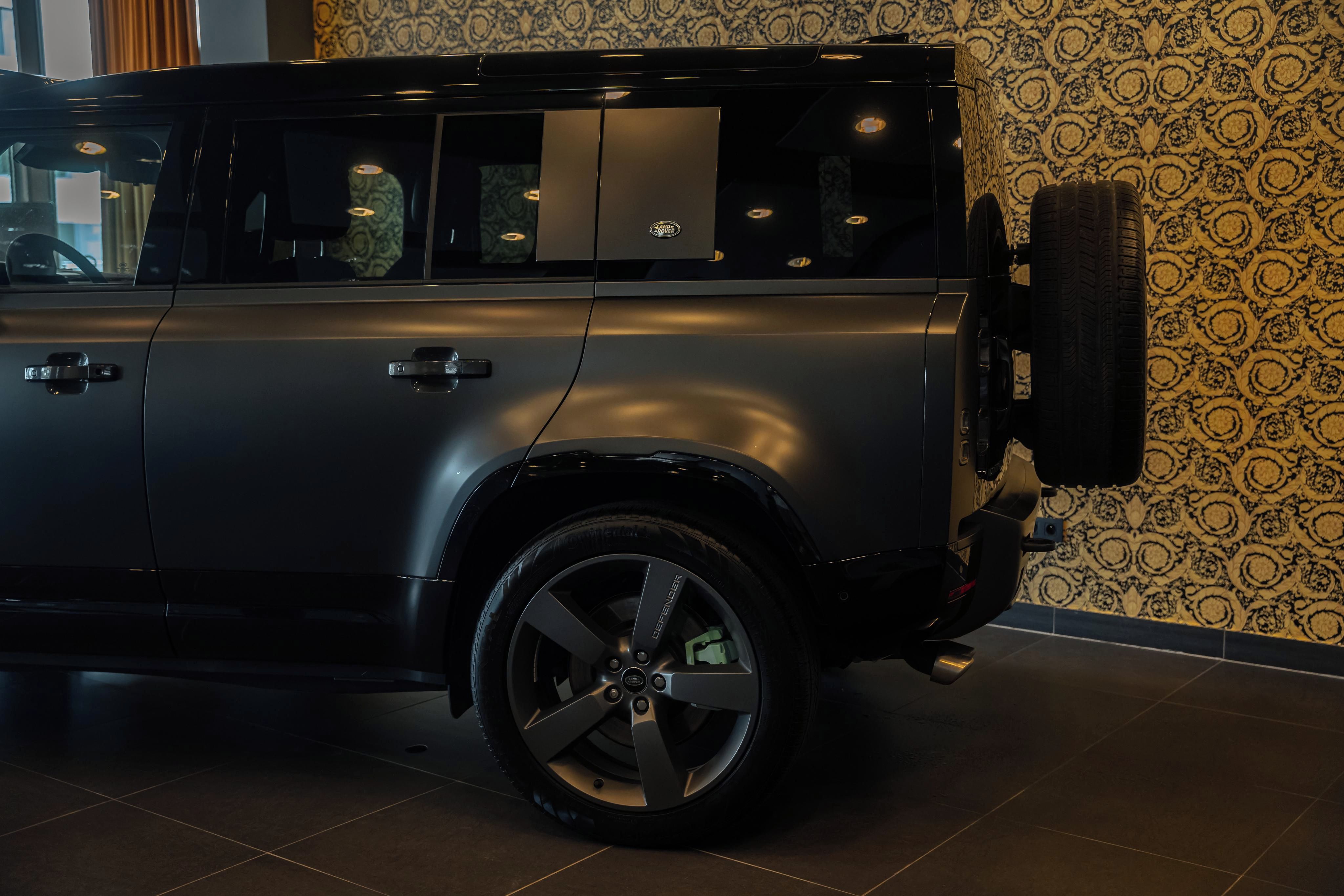 Land Rover Defender, 110 5.0 V8 Carpathian Edition - fotka 4