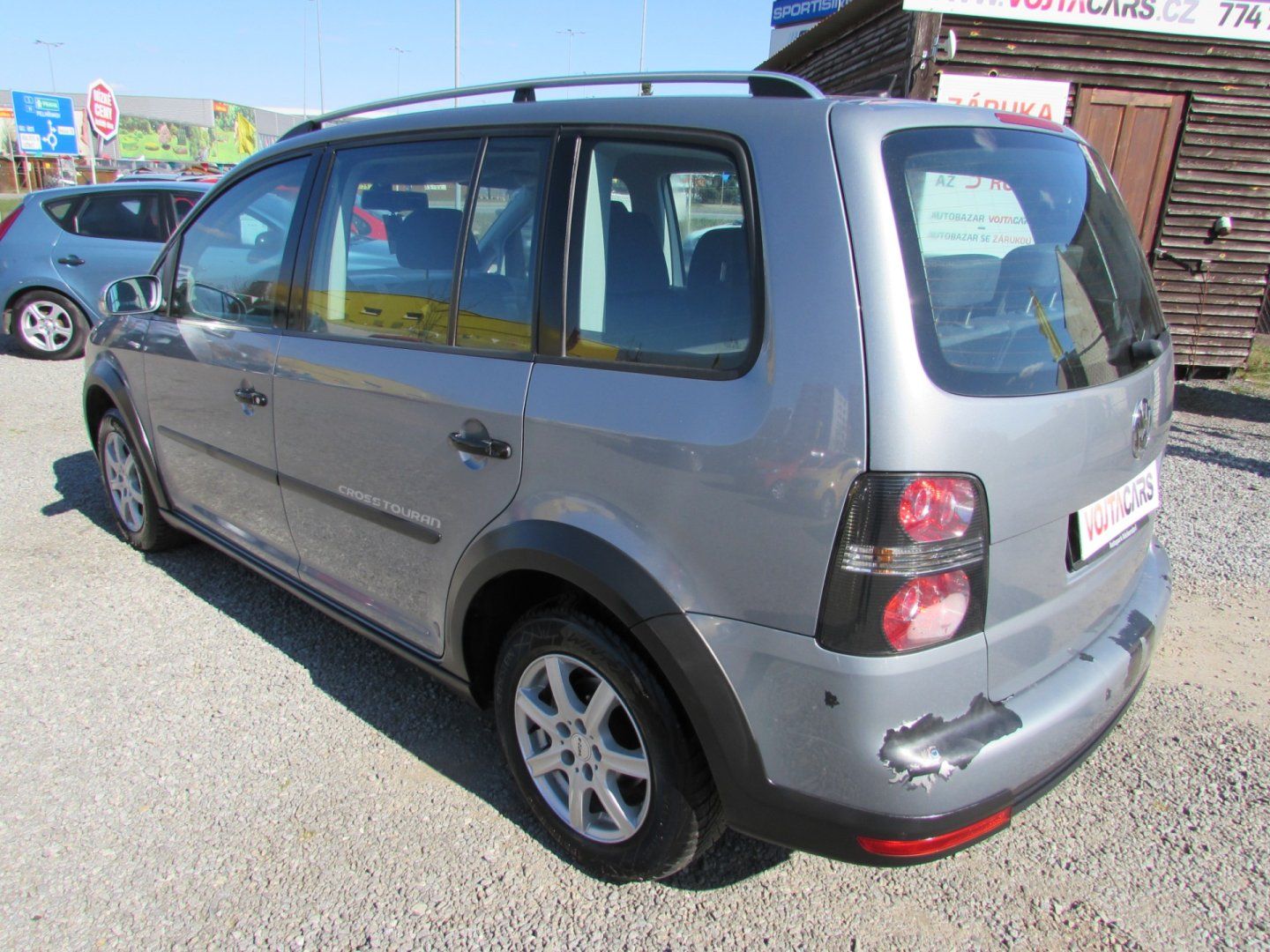 Volkswagen Touran, 1.4 TSi  103kW CROSS, 7 MÍST - fotka 5