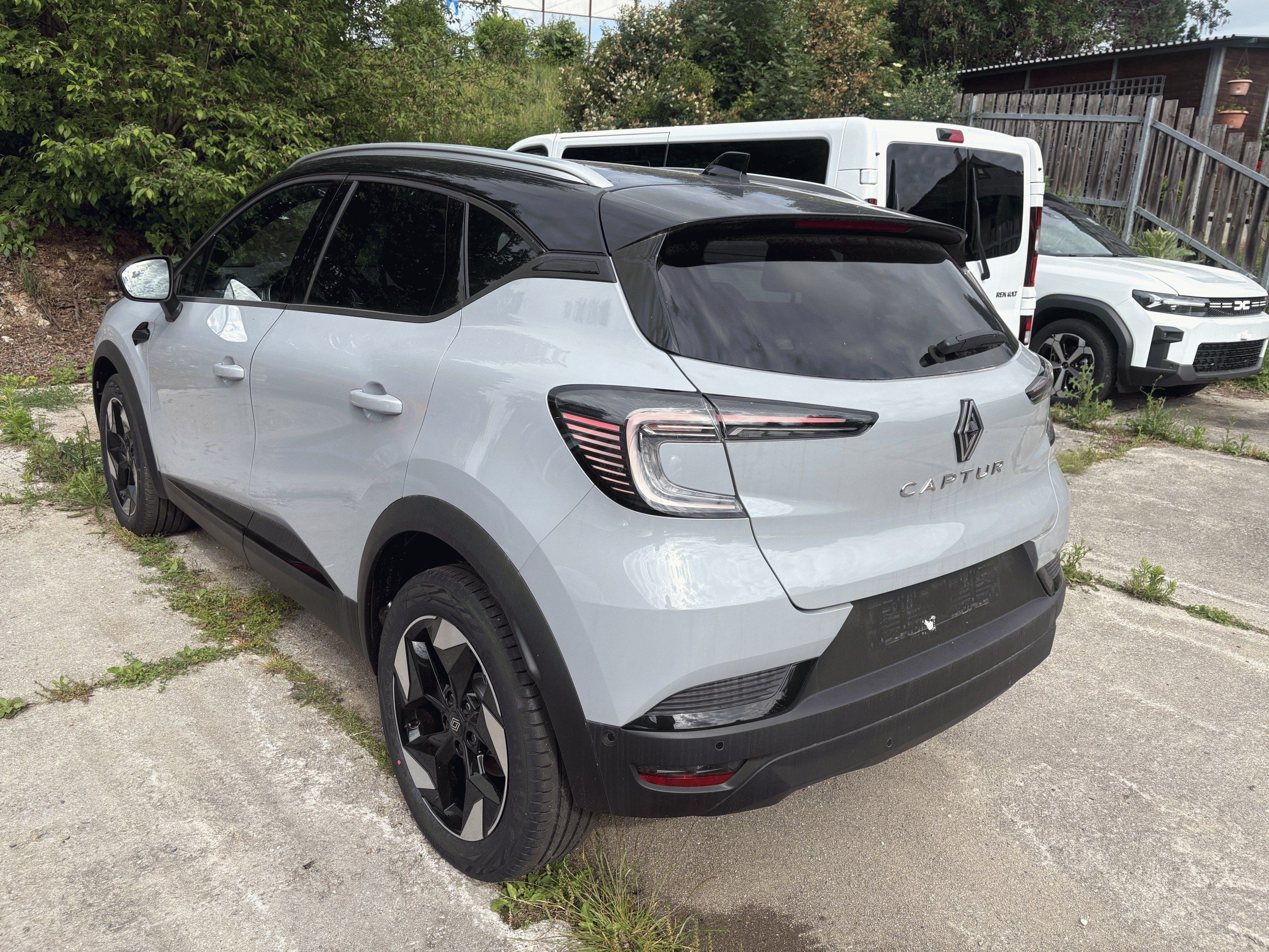 Renault Captur, Techno mildhybrid 140 EDC - fotka 4