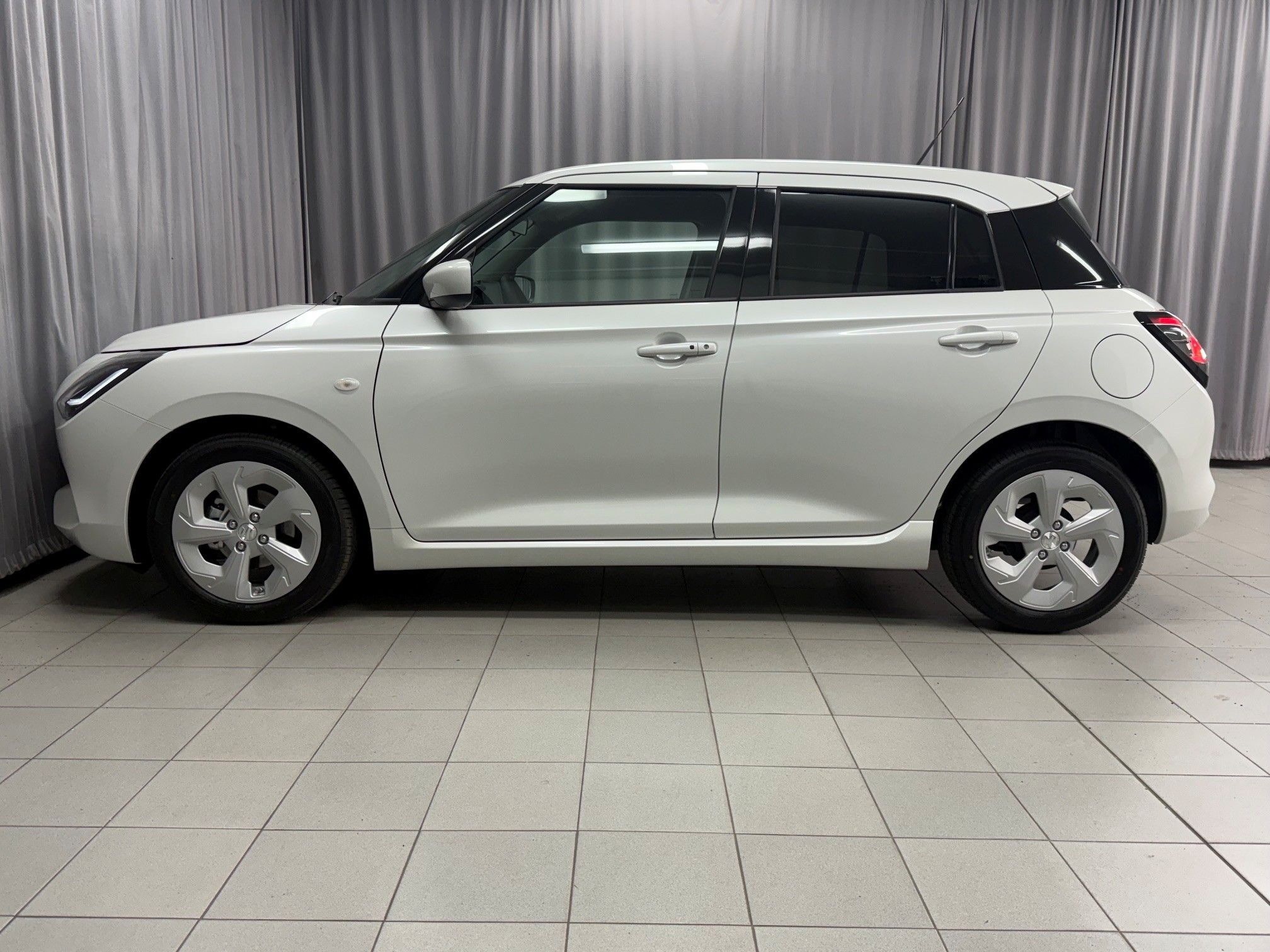 Suzuki Swift, Premium - k odběru IHNED - fotka 5