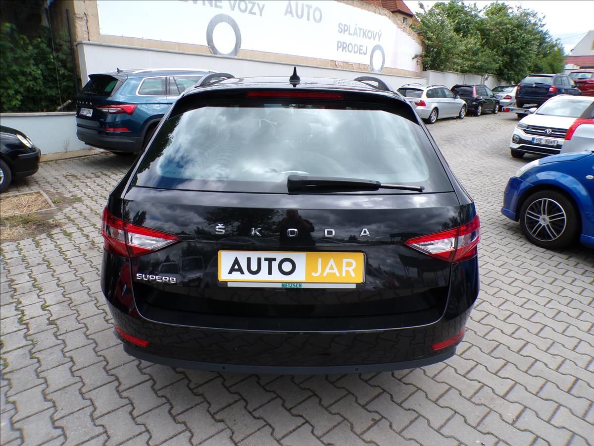 Škoda Superb, 2,0 TDI  NAVIGACE - fotka 6