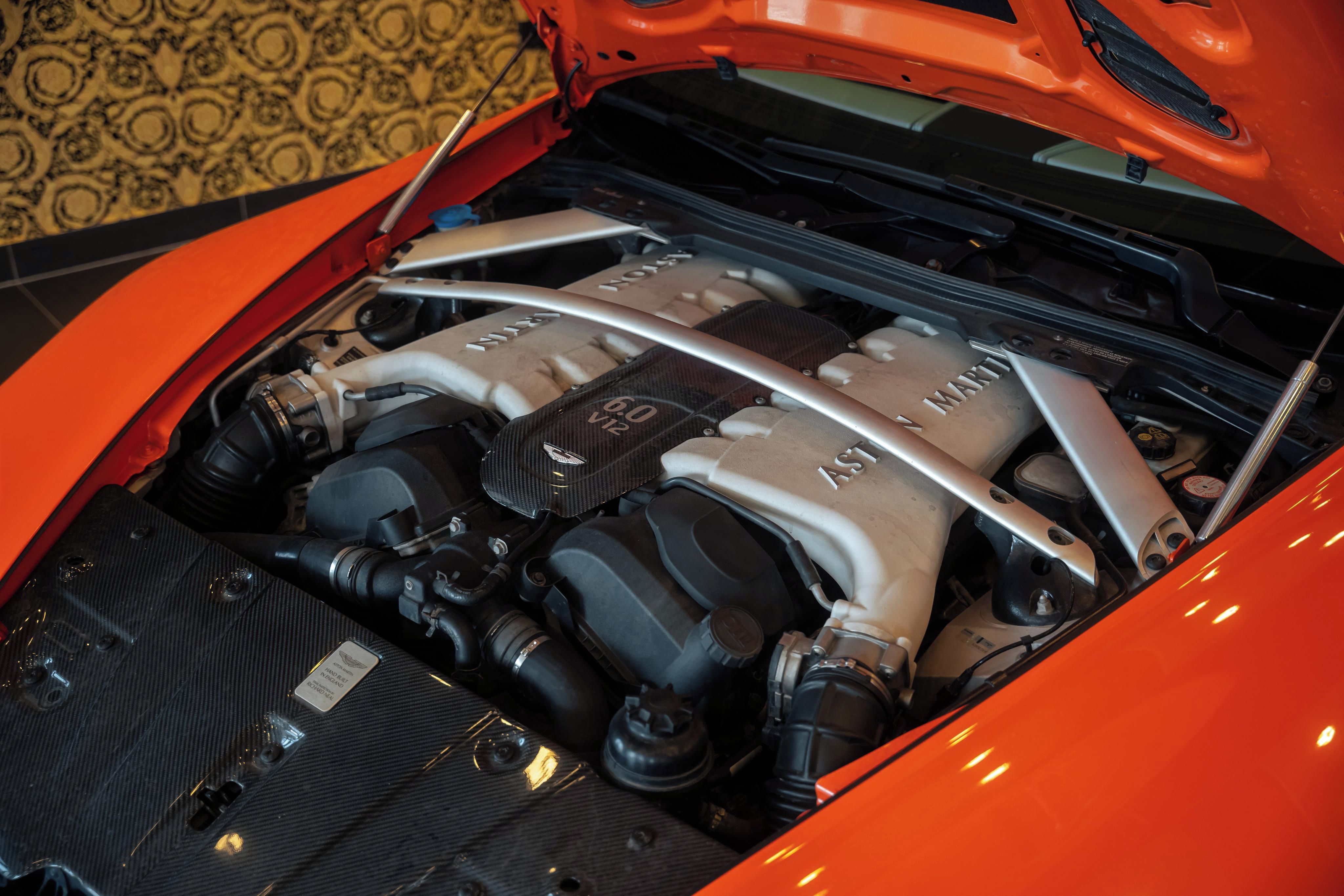 Aston Martin V12 Vantage, S 6.0L 421kw - fotka 3