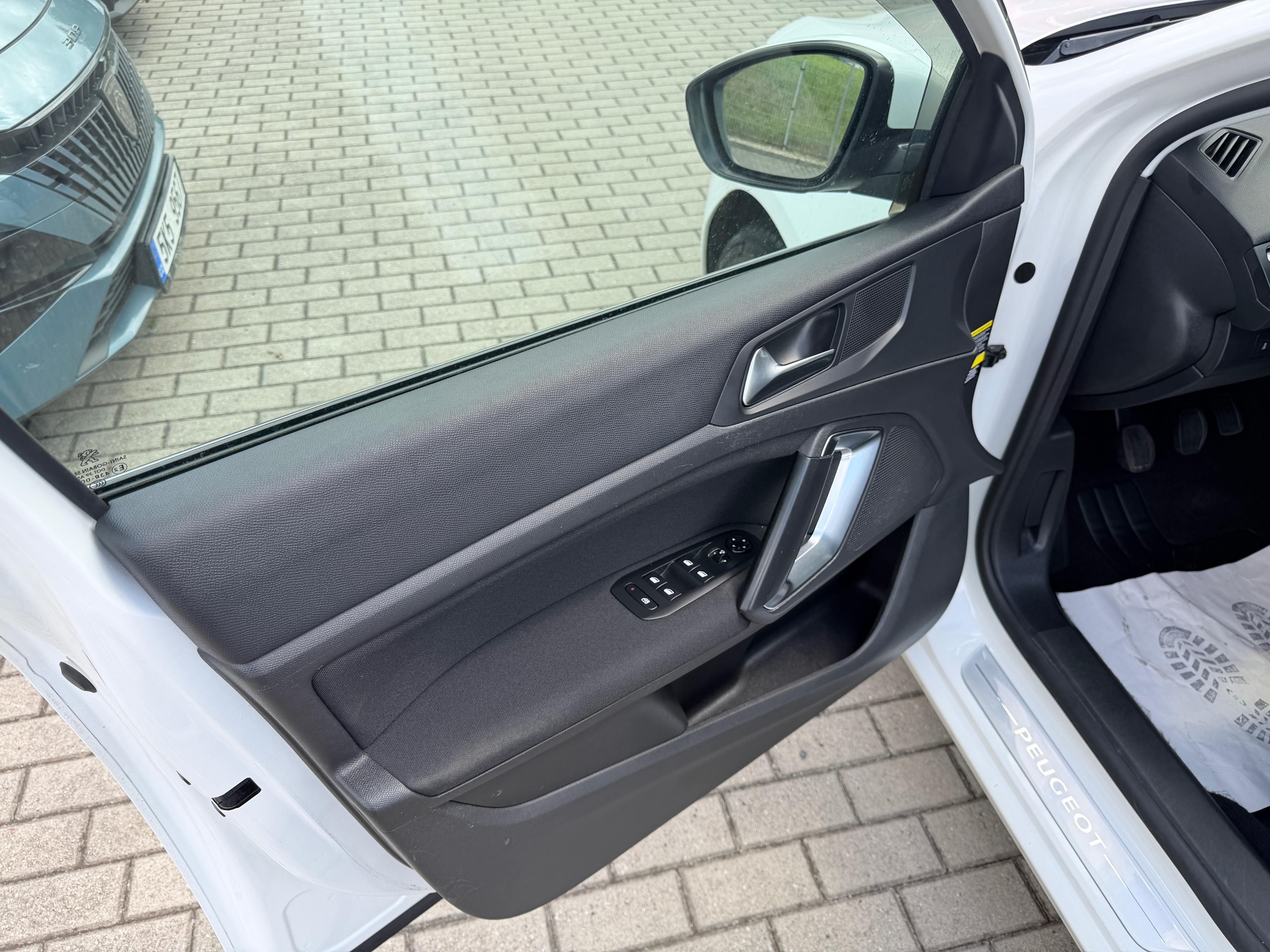 Peugeot 308, 1.6 THP 92kW 1.Maj - fotka 6