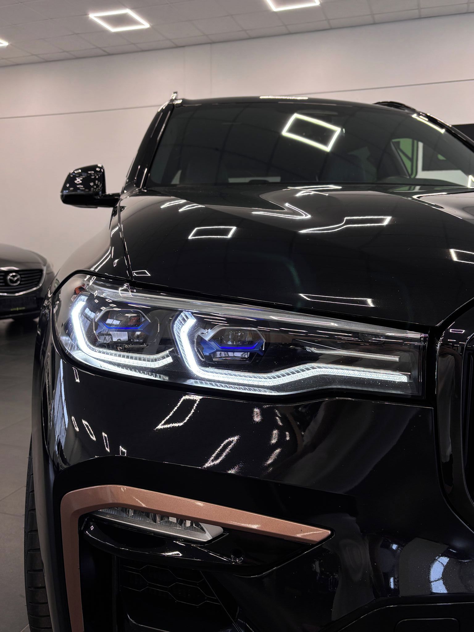 BMW X7, 3.0D, M50d, DPH, 7 míst, max v - fotka 6