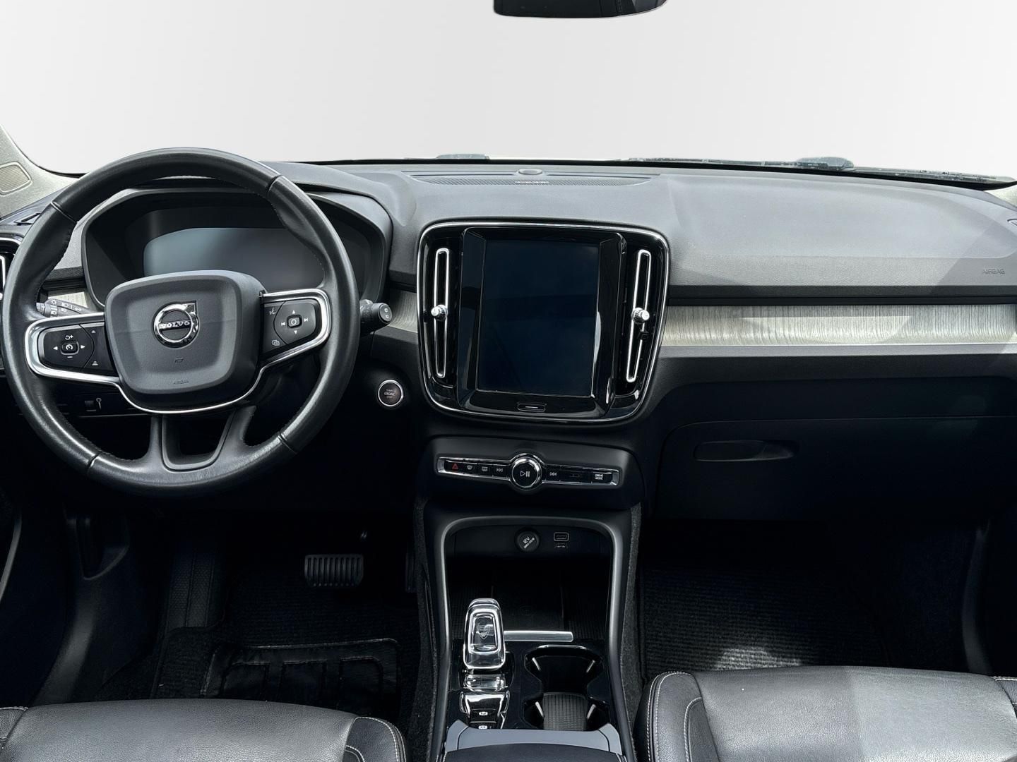 Volvo XC40, T4 Drive-E Inscription FWD Aut - fotka 5