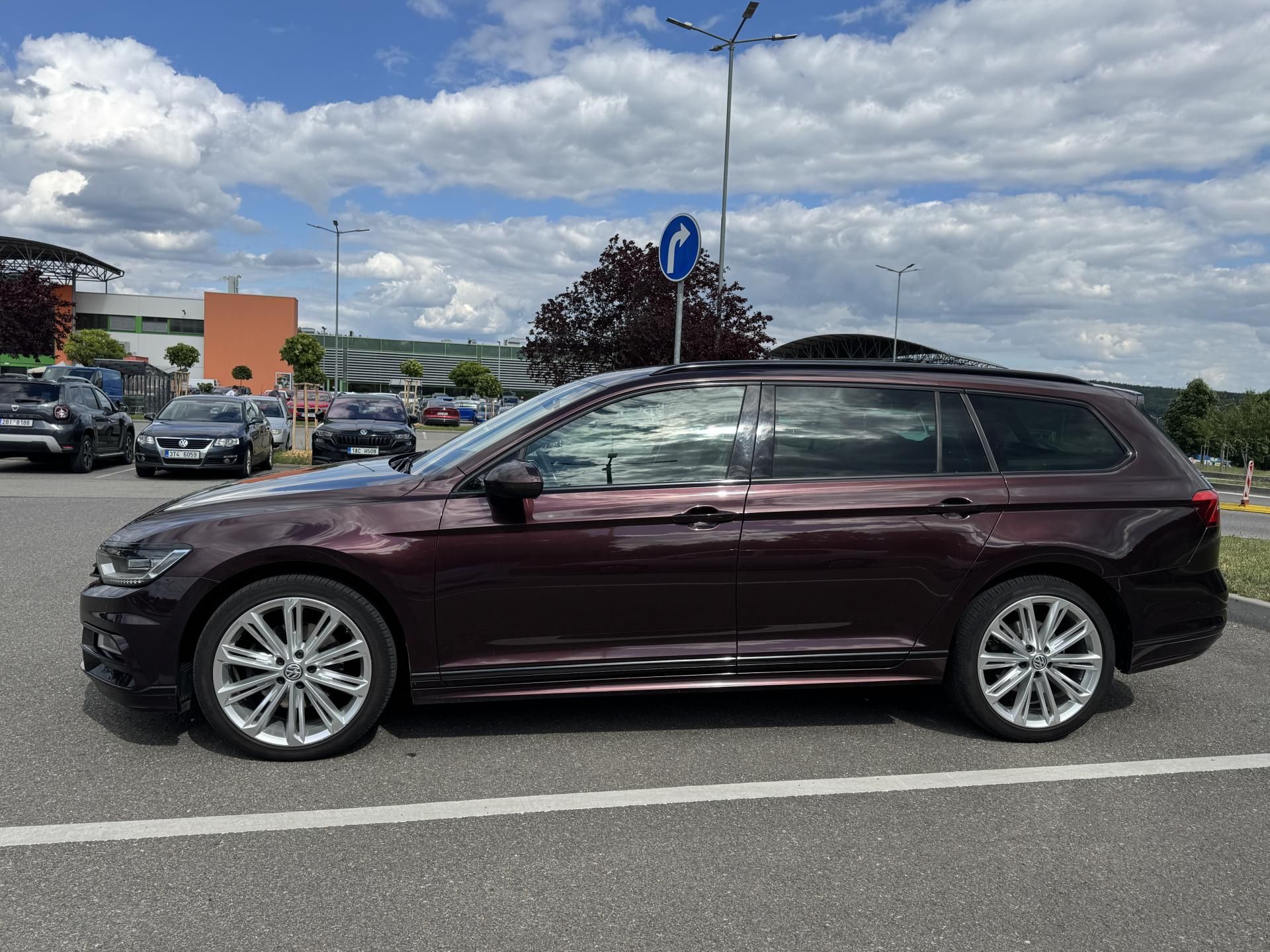 Volkswagen Passat, 2.0TDi R-Line 110kWDSG - fotka 2