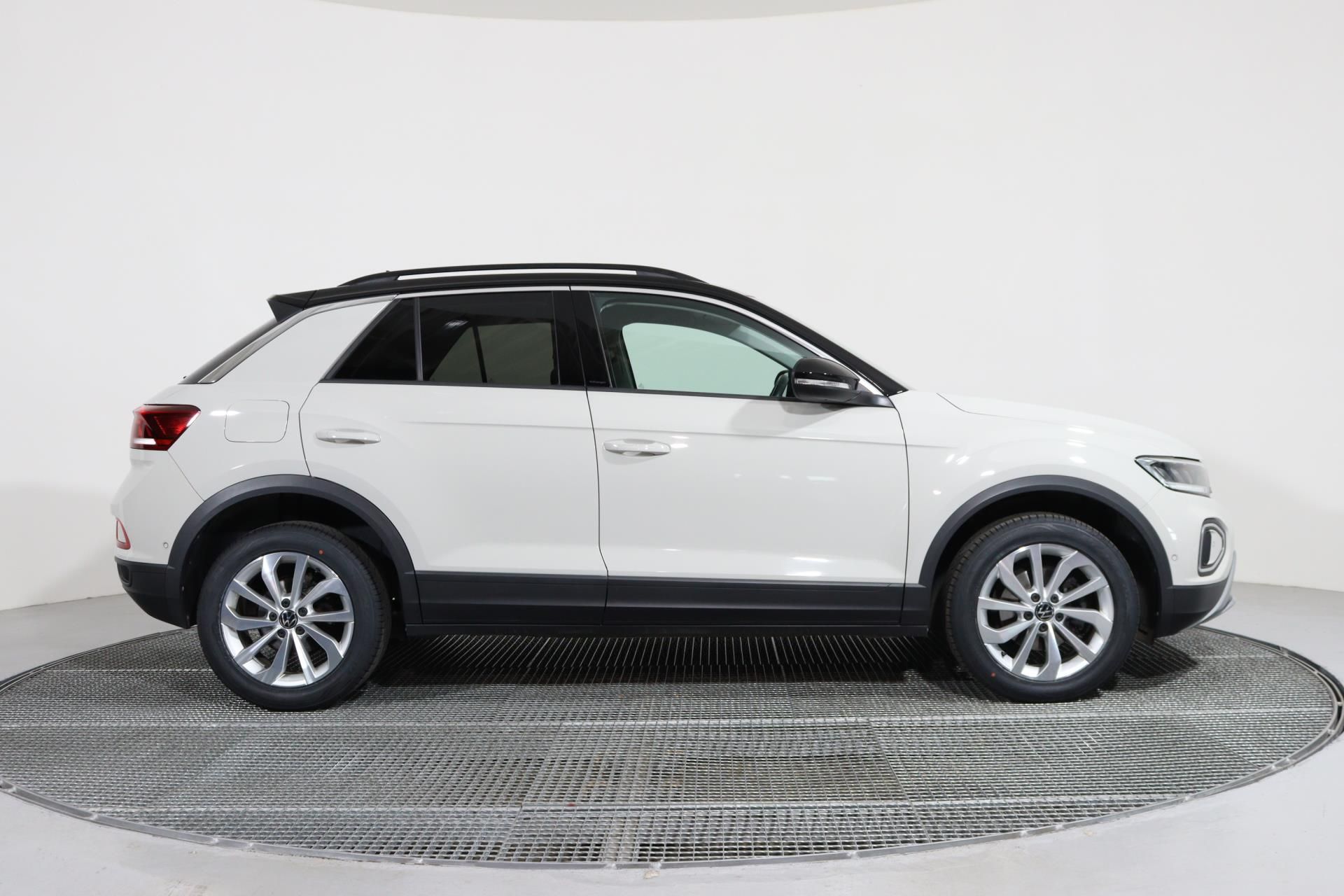 Volkswagen T-Roc, Life 1,5TSI 110 kW DSG/ LED, A - fotka 3