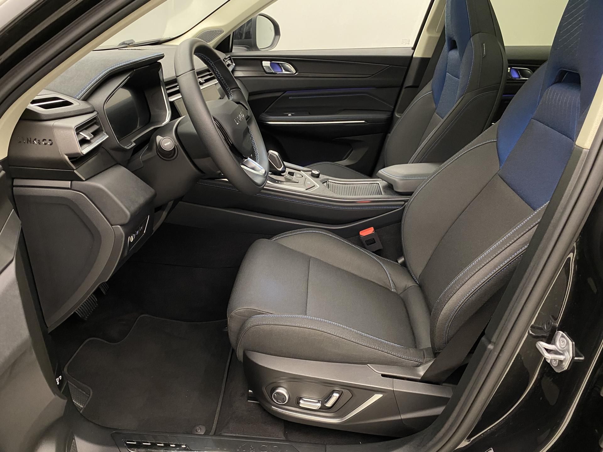 Lynk & Co 01, MORE PHEV - fotka 3