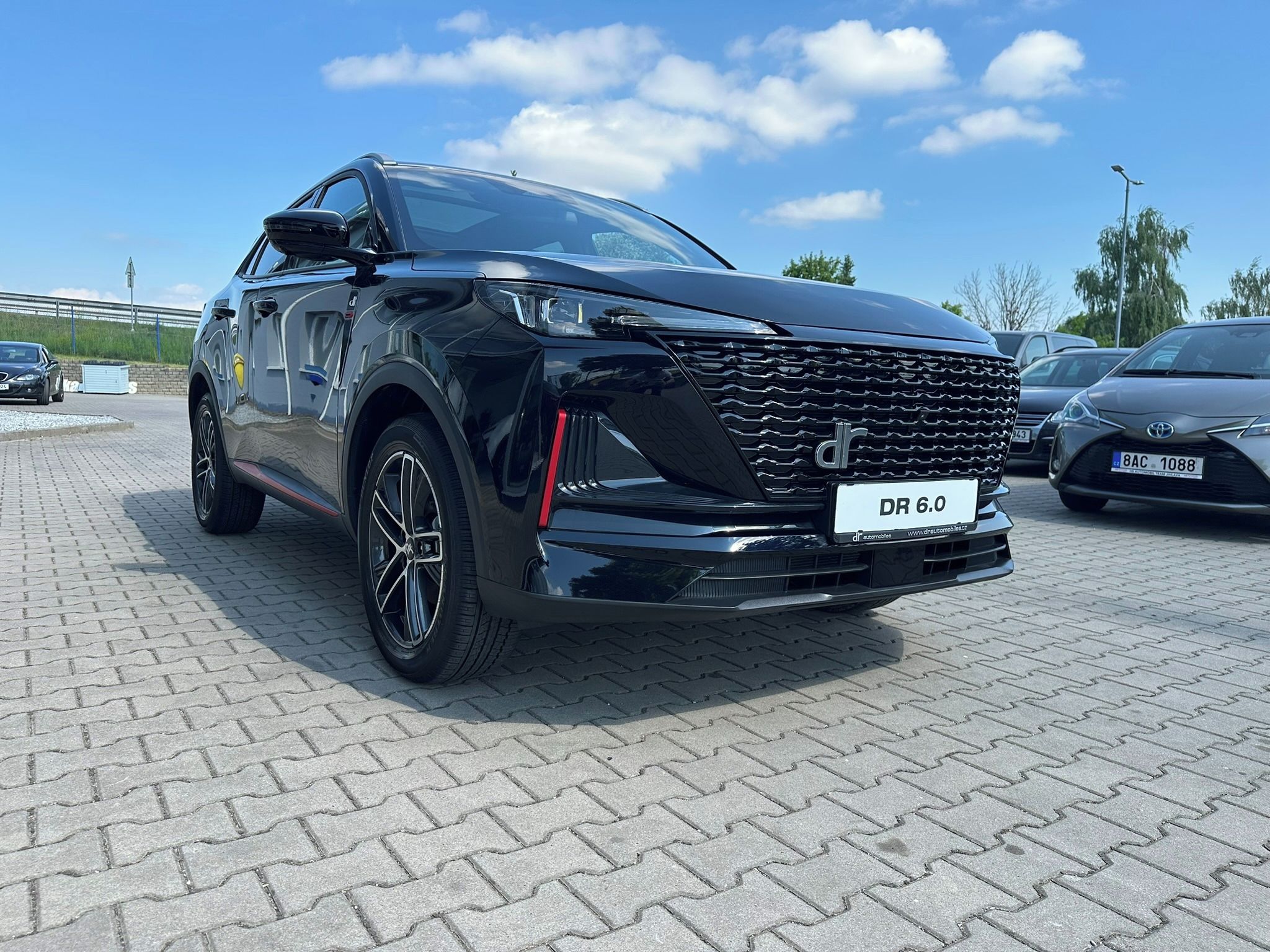DR DR 6.0, 1,5 T-GDI 133kW  NOVÝ VŮZ - fotka 4