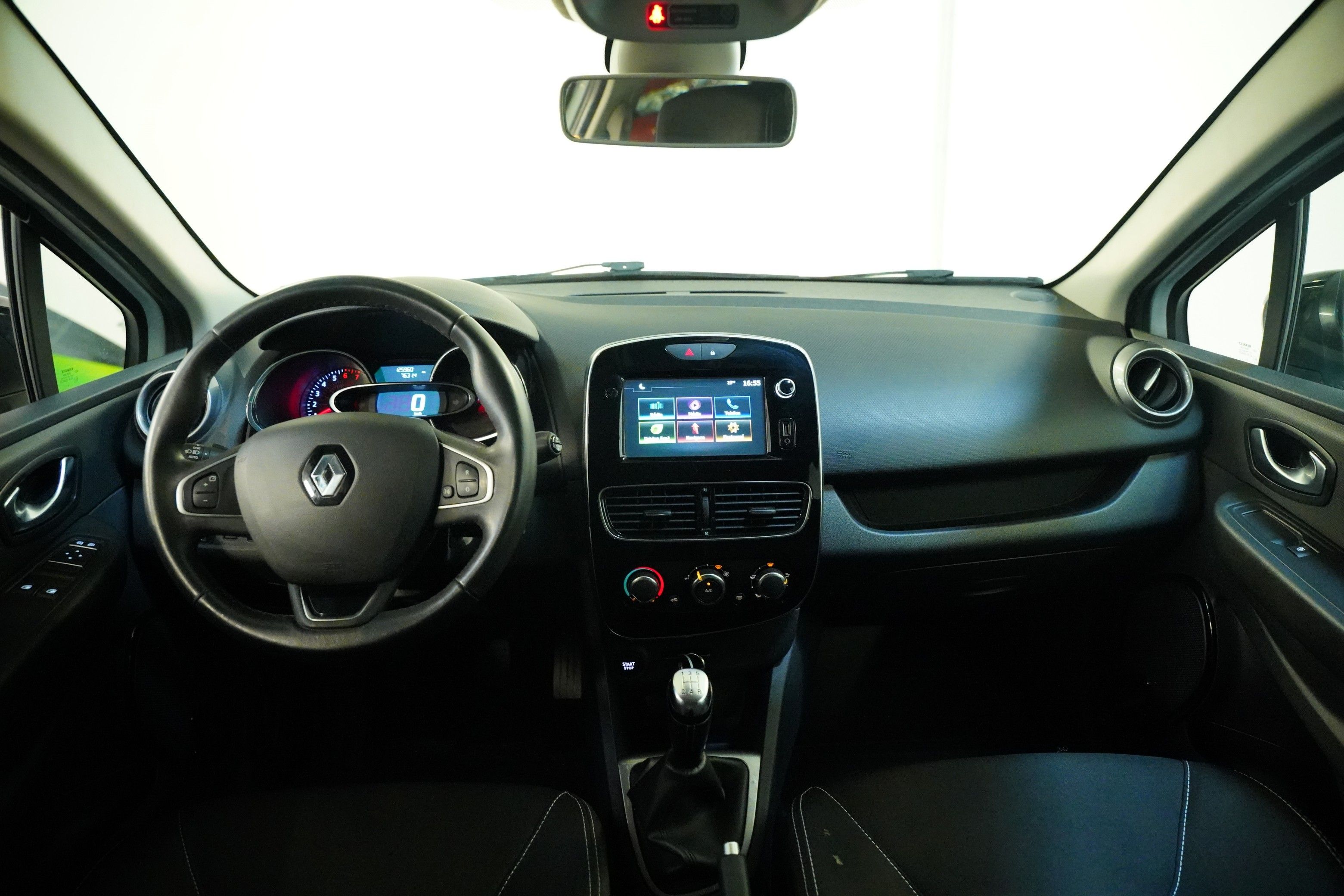 Renault Clio, 1.2 i 54 kW Limited - fotka 5