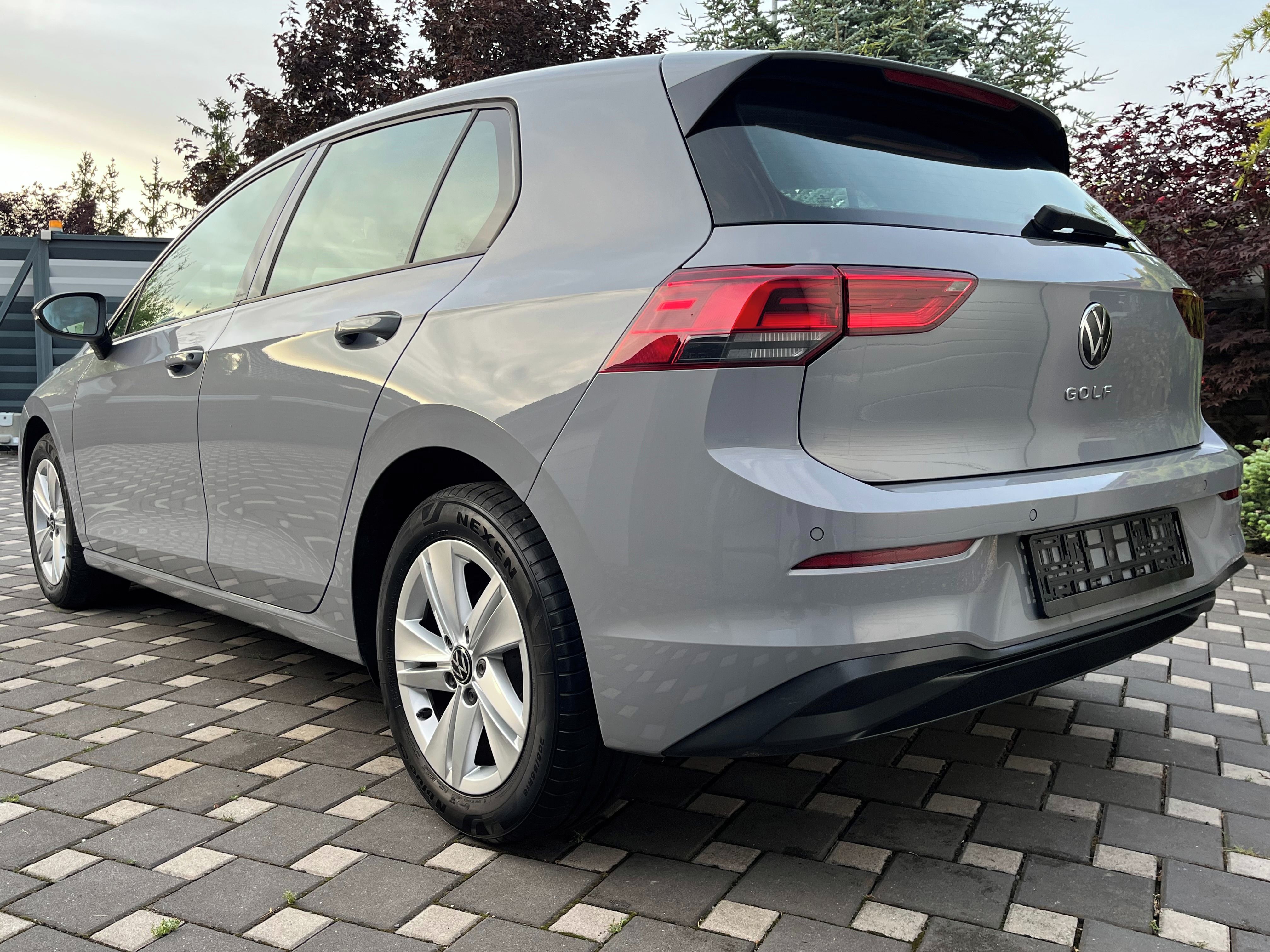 Volkswagen Golf, Life 1.0 TSI 81kw-kamera-navi - fotka 6