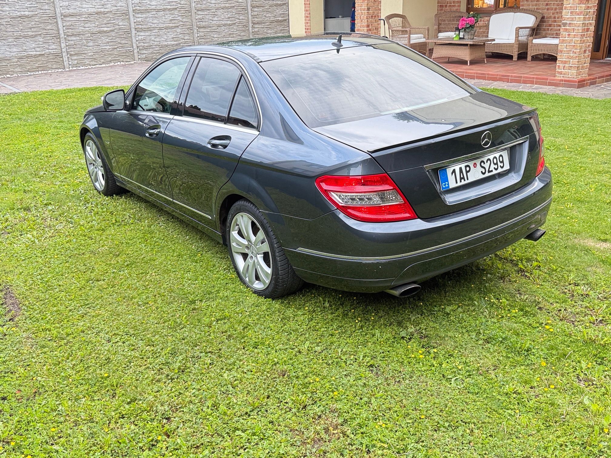 Mercedes-Benz Třídy C, 320 CDI AVANTGARDE - fotka 3