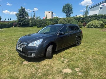 2,5 benzin + zimní sada kol