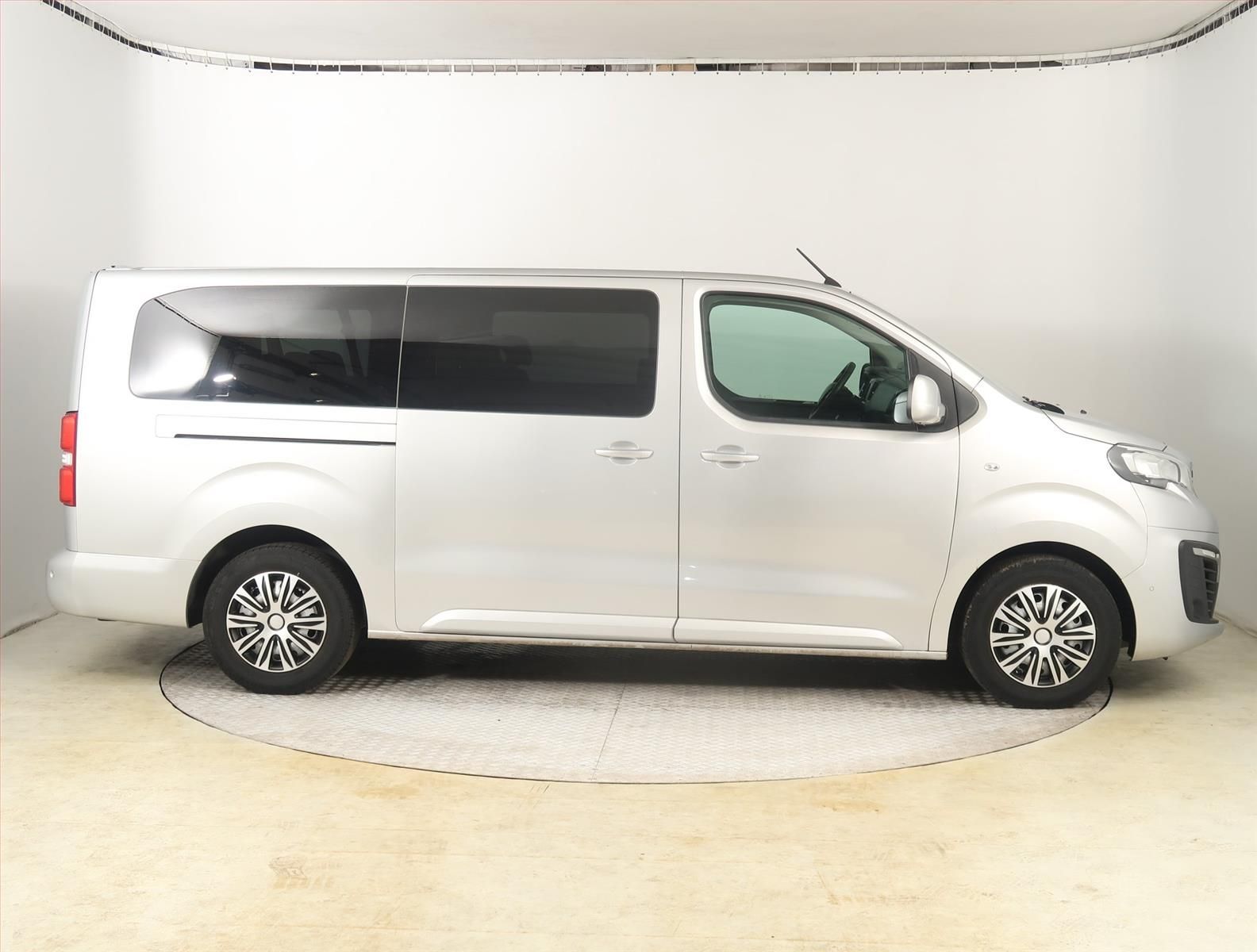 Peugeot Traveller, 2.0 BlueHDi, Klima, ČR, DPH - fotka 6