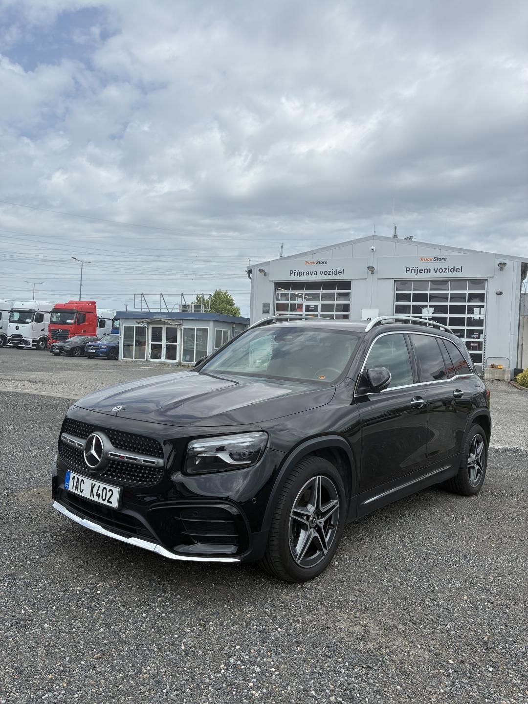 Mercedes-Benz GLB, 200d 4MATIC - fotka 3