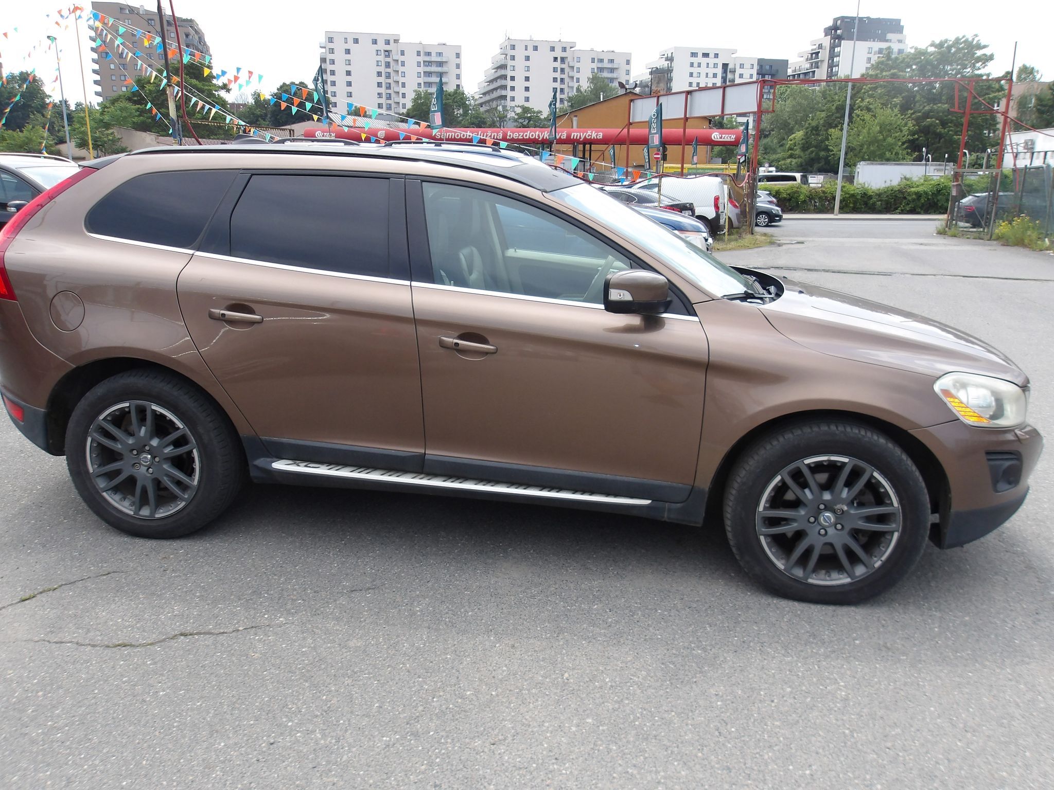 Volvo XC60, T6 Summum AWD ČR ! AUT.! - fotka 5