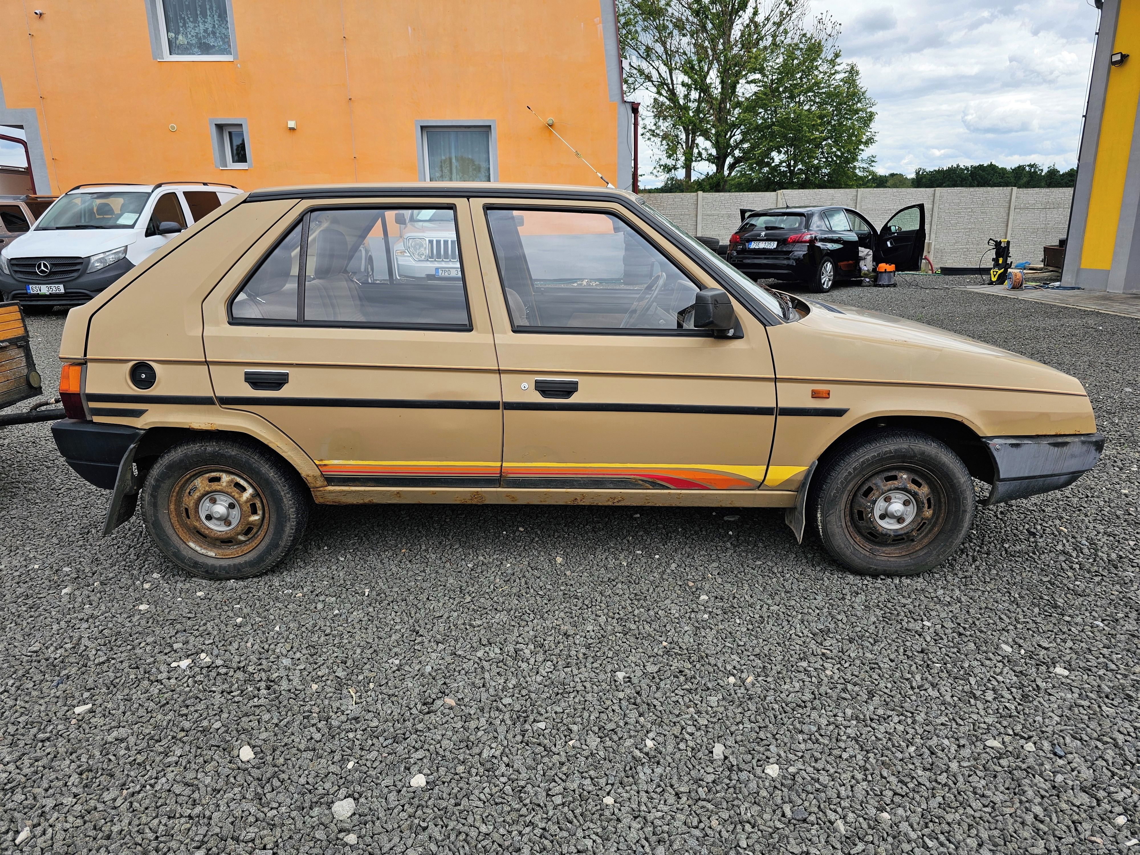 Škoda Favorit, 1.3 - fotka 4