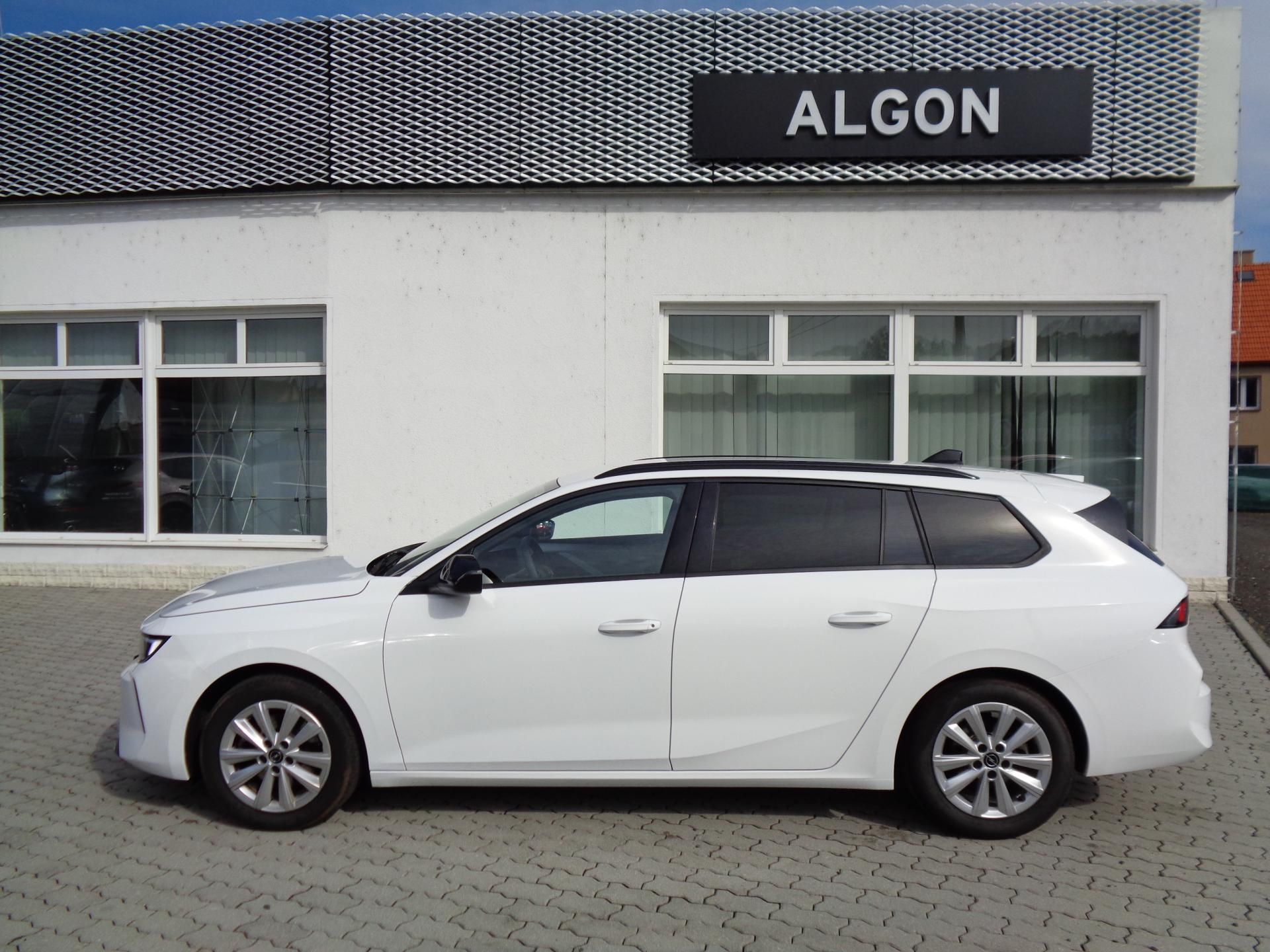 Opel Astra, 1,2T SportsTourer,sada Komfort