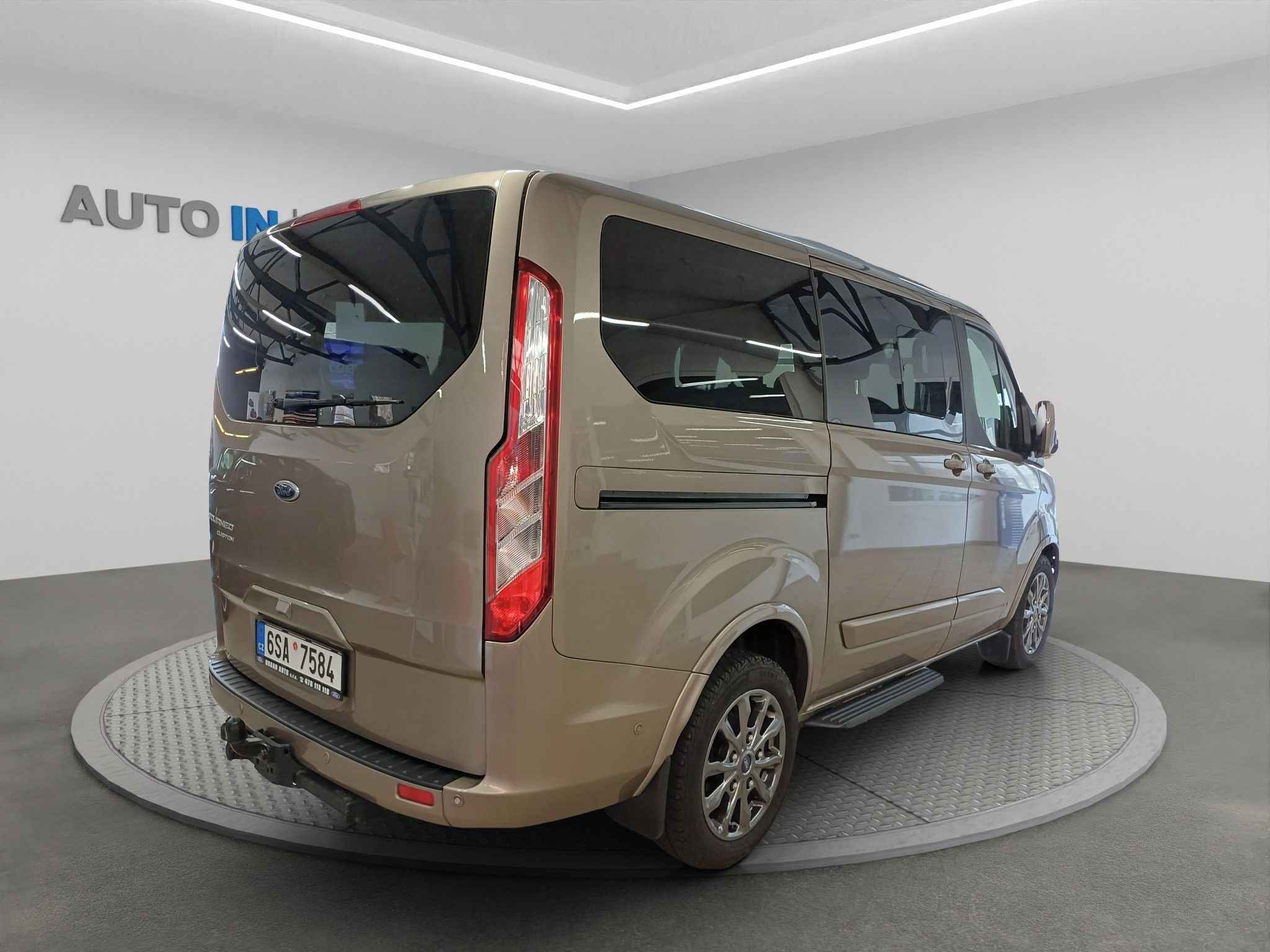 Ford Tourneo Custom, 2,0 125 kW Titanium X - fotka 4