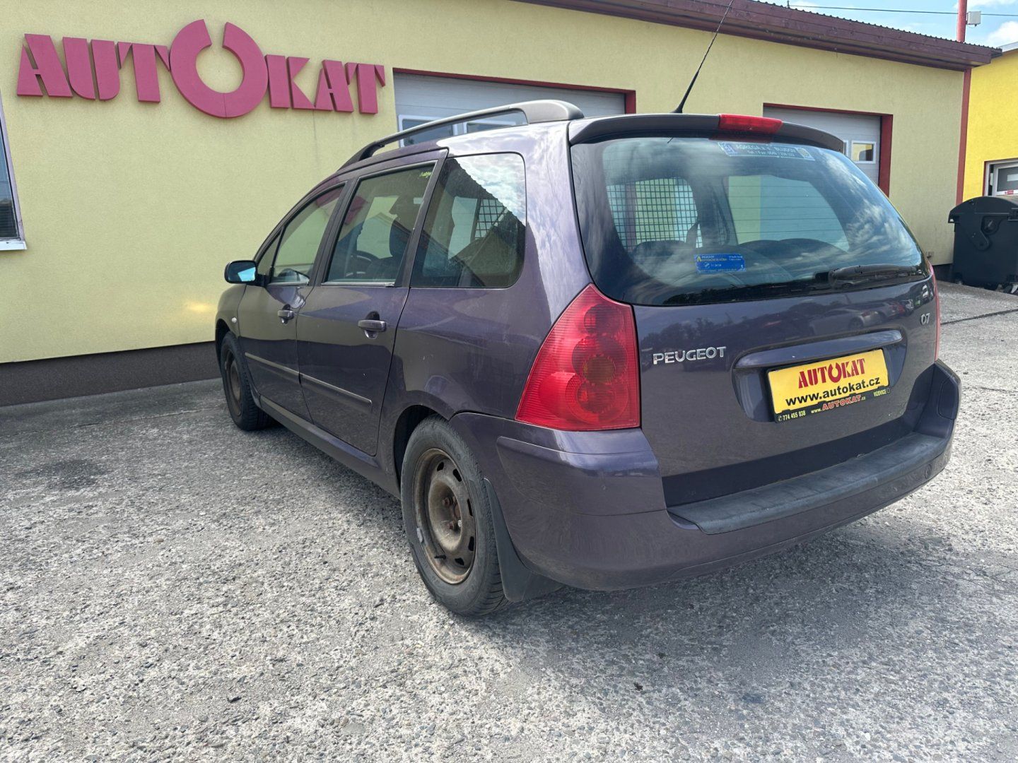 Peugeot 307, 1.6i 80kw/2 sady pneu - fotka 5