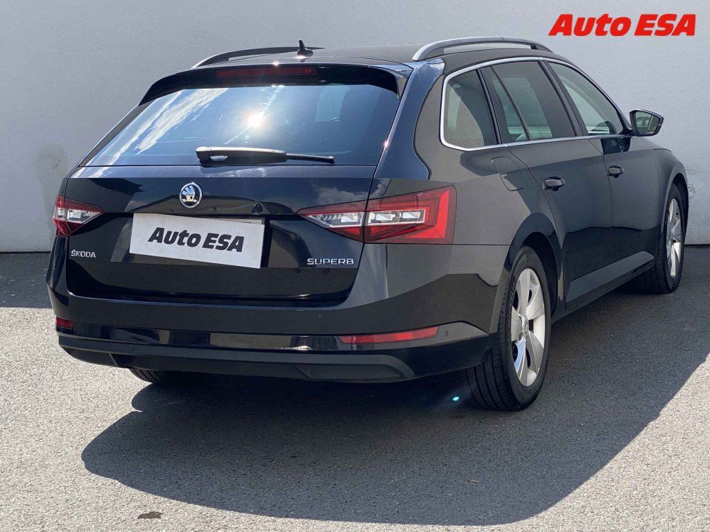 Škoda Superb, 2.0 TDi,bixen,autoAC - fotka 4
