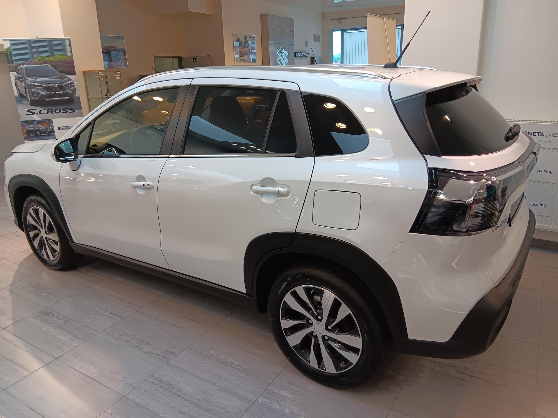 Suzuki S-Cross, ELEGANCE 1,4 HYBRID M/T 4x4 MY - fotka 4