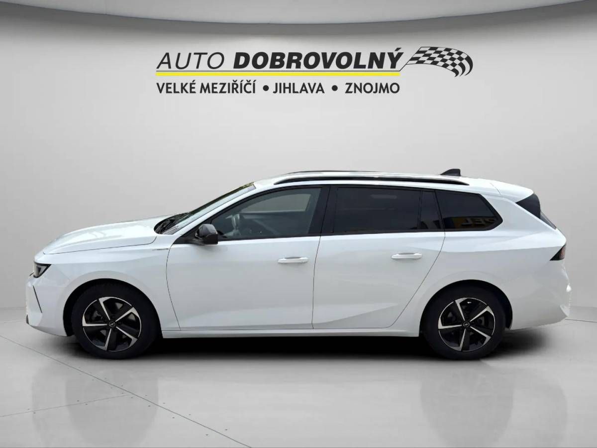 Opel Astra, Edition ST 1.2 TURBO (96kW/130 - fotka 3